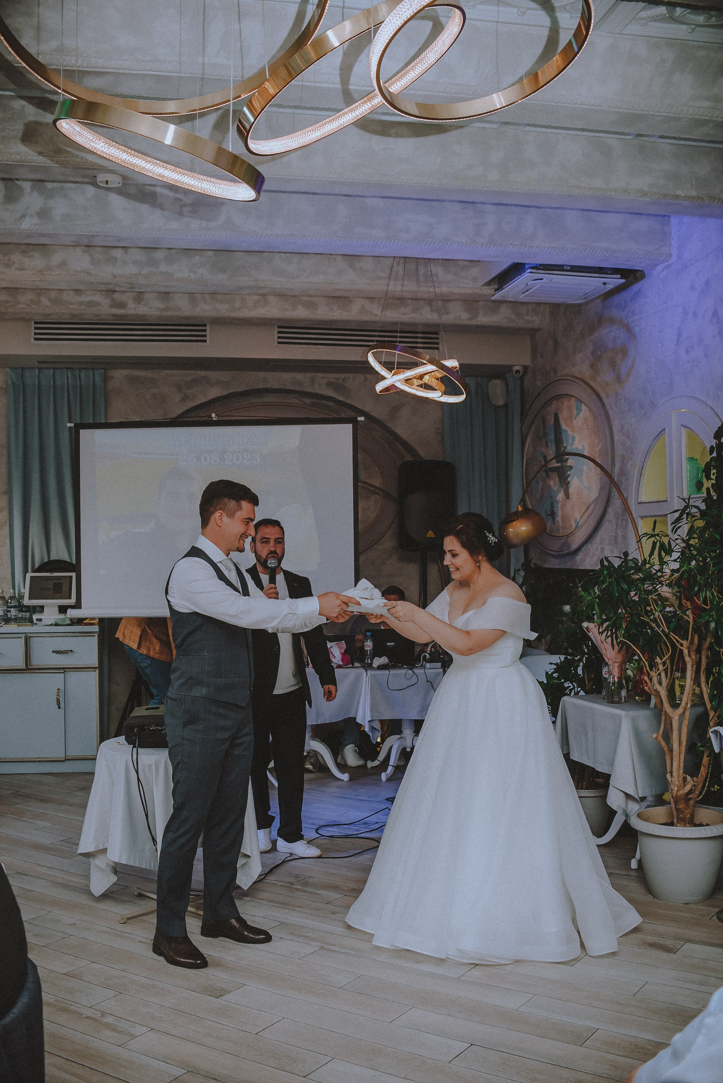 Love.com: Главная страница нашего счастья. Свадебный и семейный фотограф в Москве Сажина Кристина КиМ. Свадебный оператор в Москве Сажин Максим