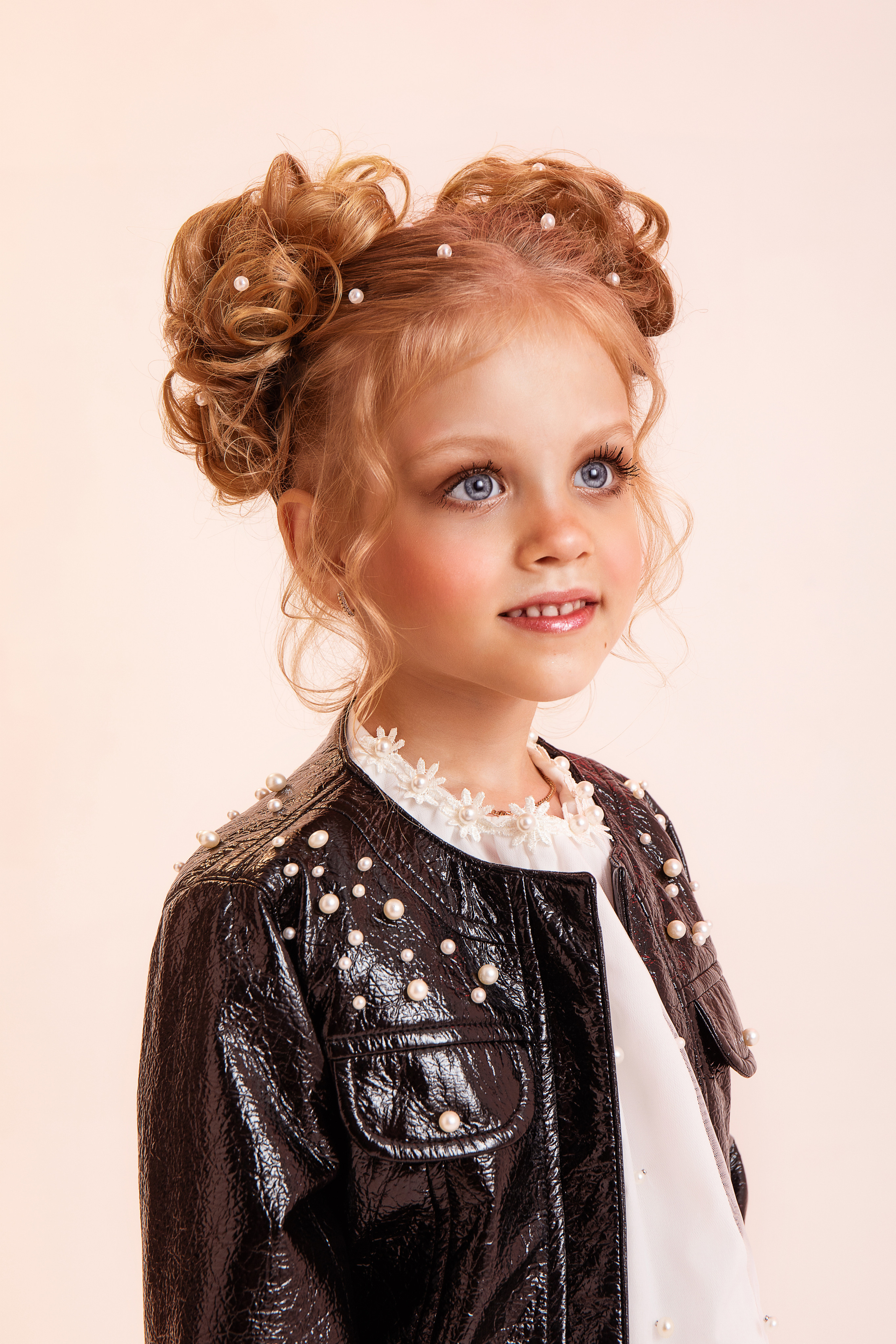 Яна 5 лет. Фотосессия на день рождения. Фотографы в Кандалакше Олеся и Юрий. Мурманская область, Россия