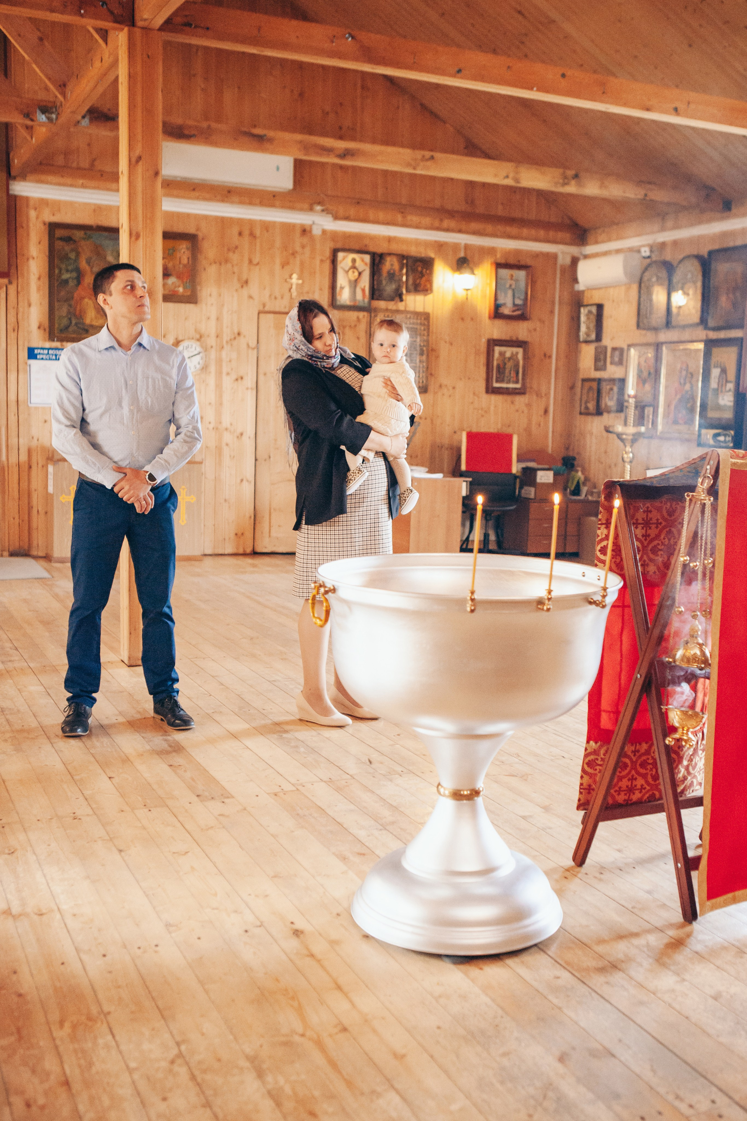 Крещение ребенка в церкви в москве. Фотограф Ольга Ефремова