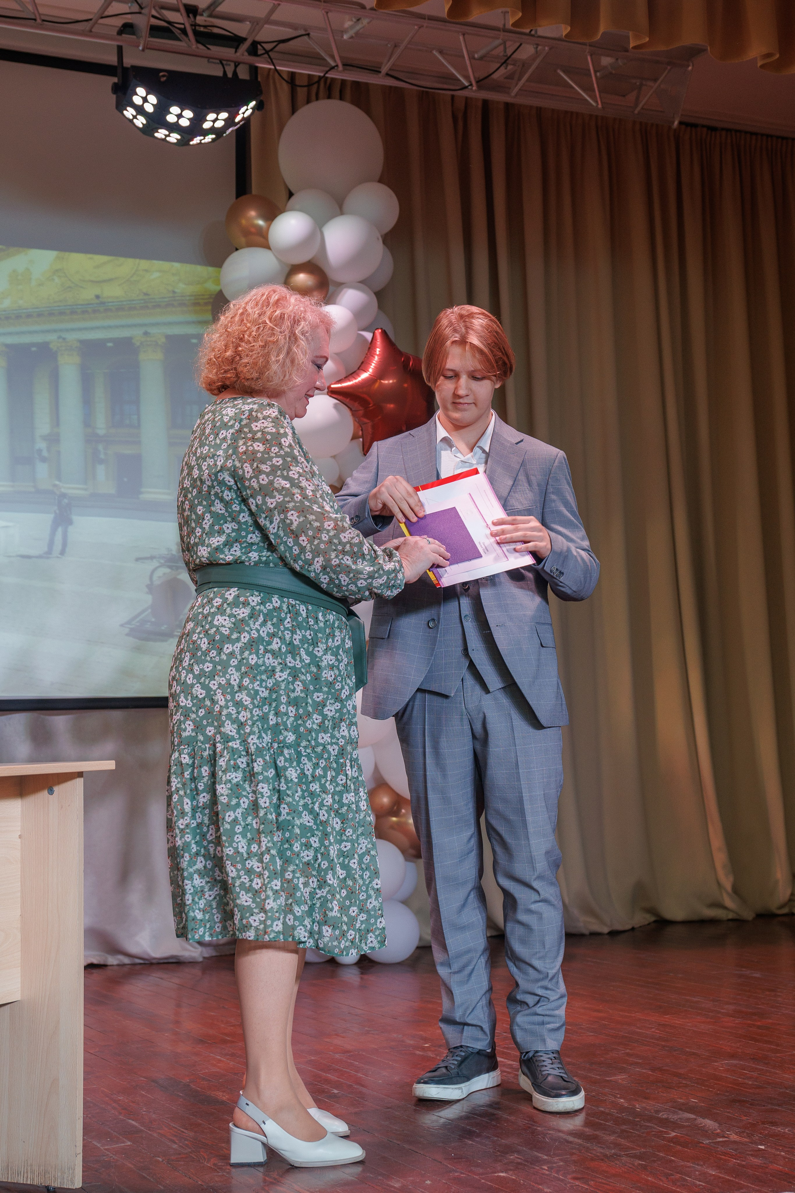 Вручение аттестатов. Свадебный и семейный фотограф в Новосибирске Ирина Дорошкова