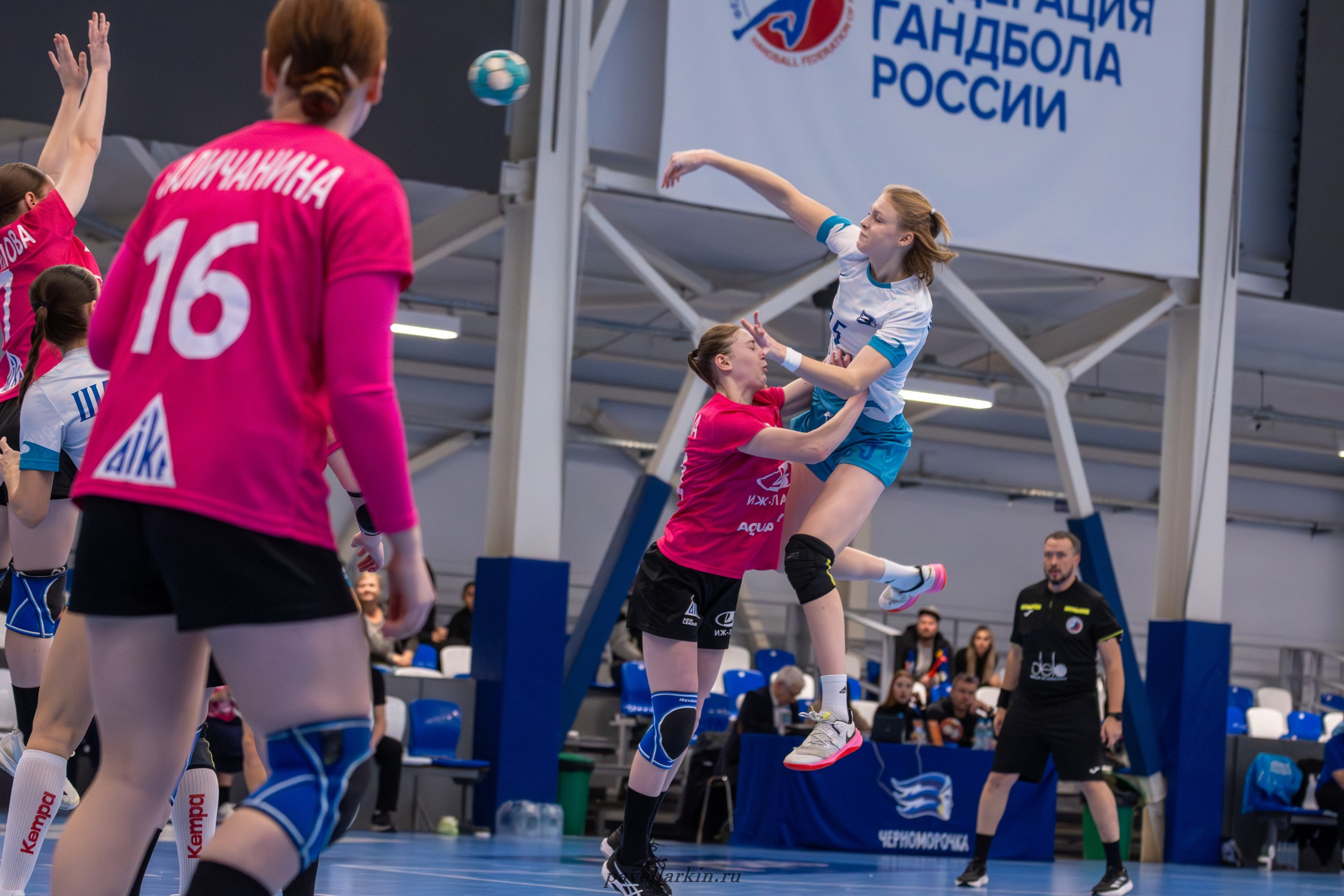 Гандбол. Черноморочка-2 — Университет-2. Спортивный фотограф, фотожурналист Павел Ларькин