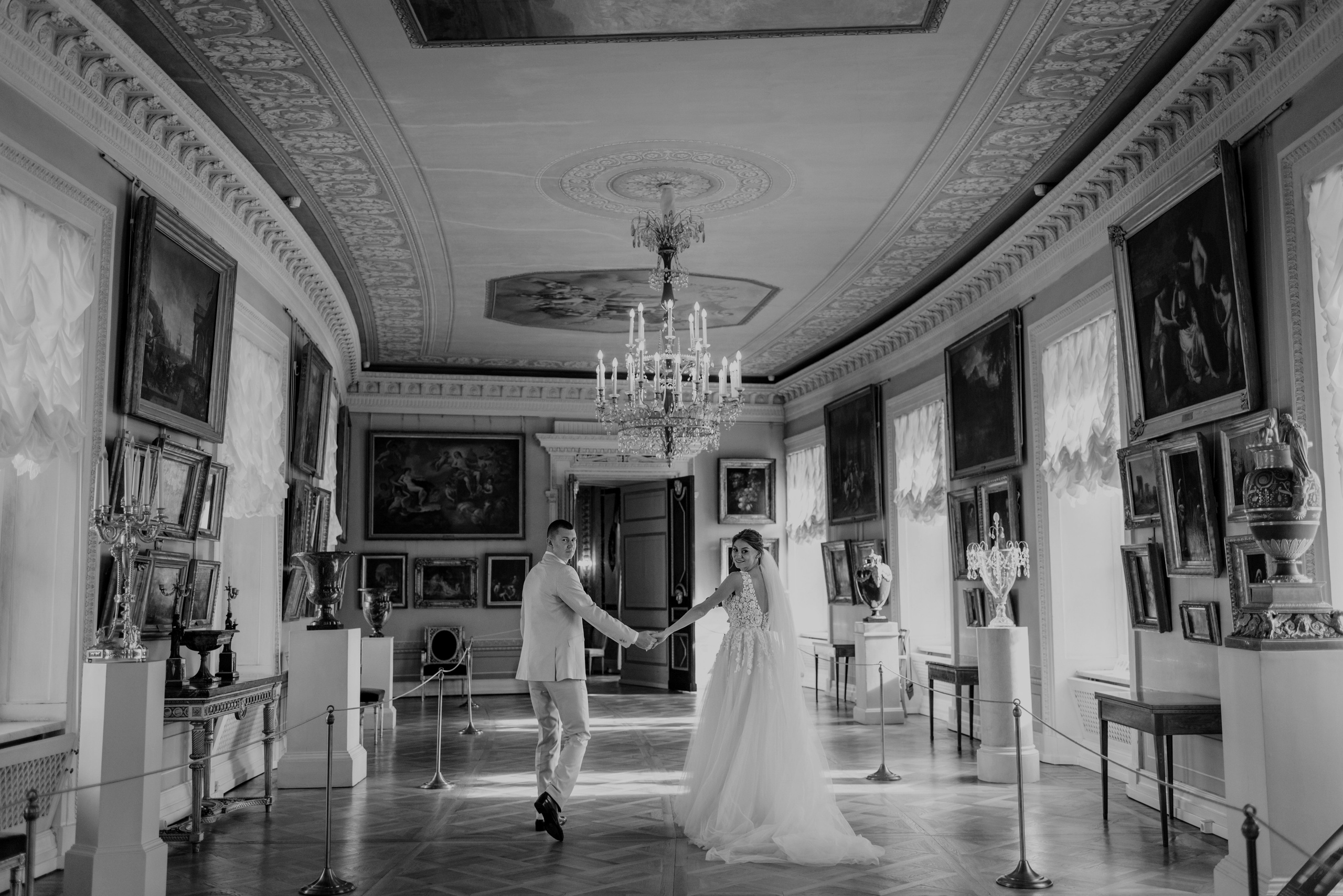 Свадебная фотосессия в Павловском Дворце. Свадебный фотограф в Санкт-Петербурге Венера Ахметова