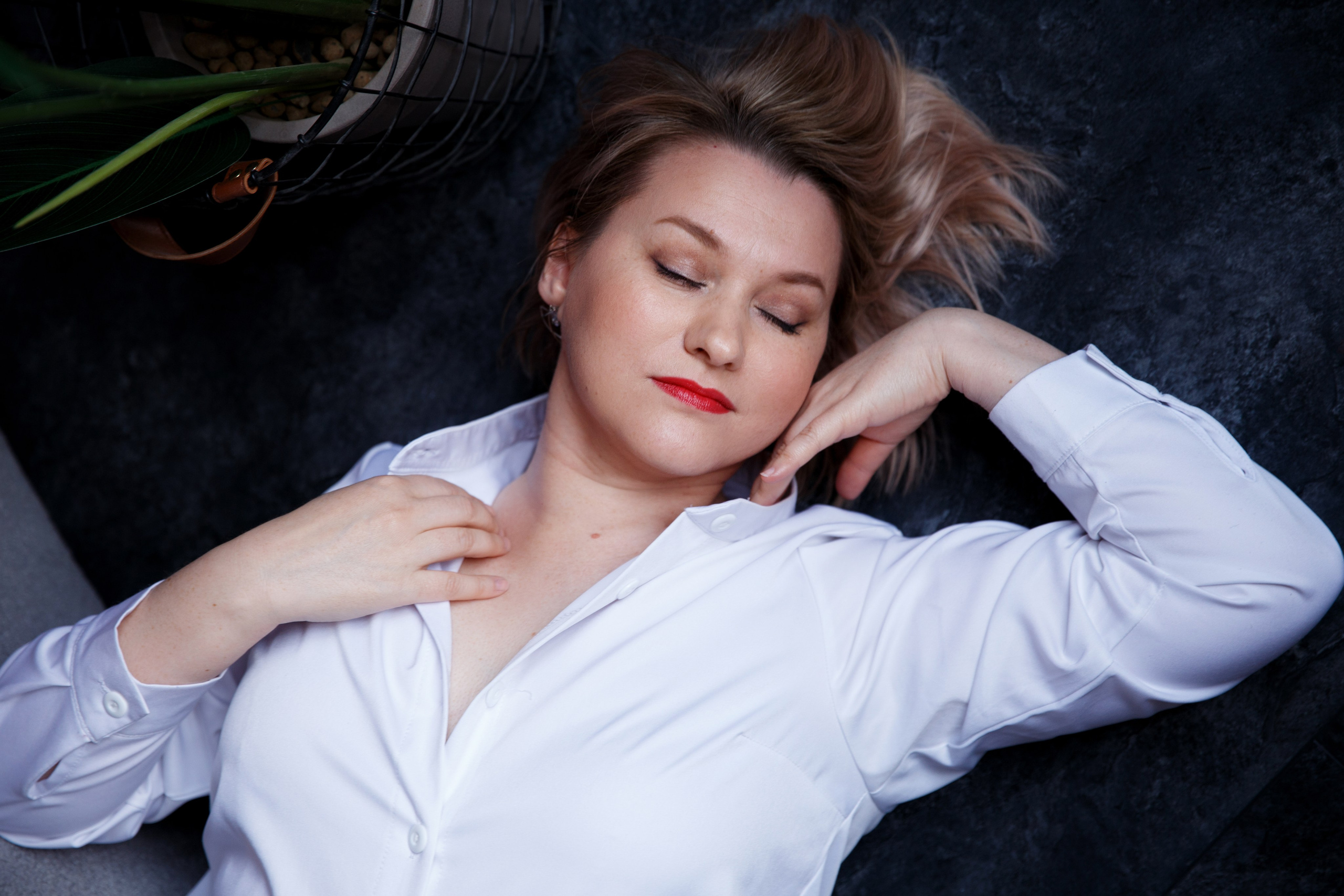 Анюта. Визажист, мастер по причёскам, преподаватель по макияжу. Женский и контент фотограф Люба Пунанцева. Северодвинск. Архангельск