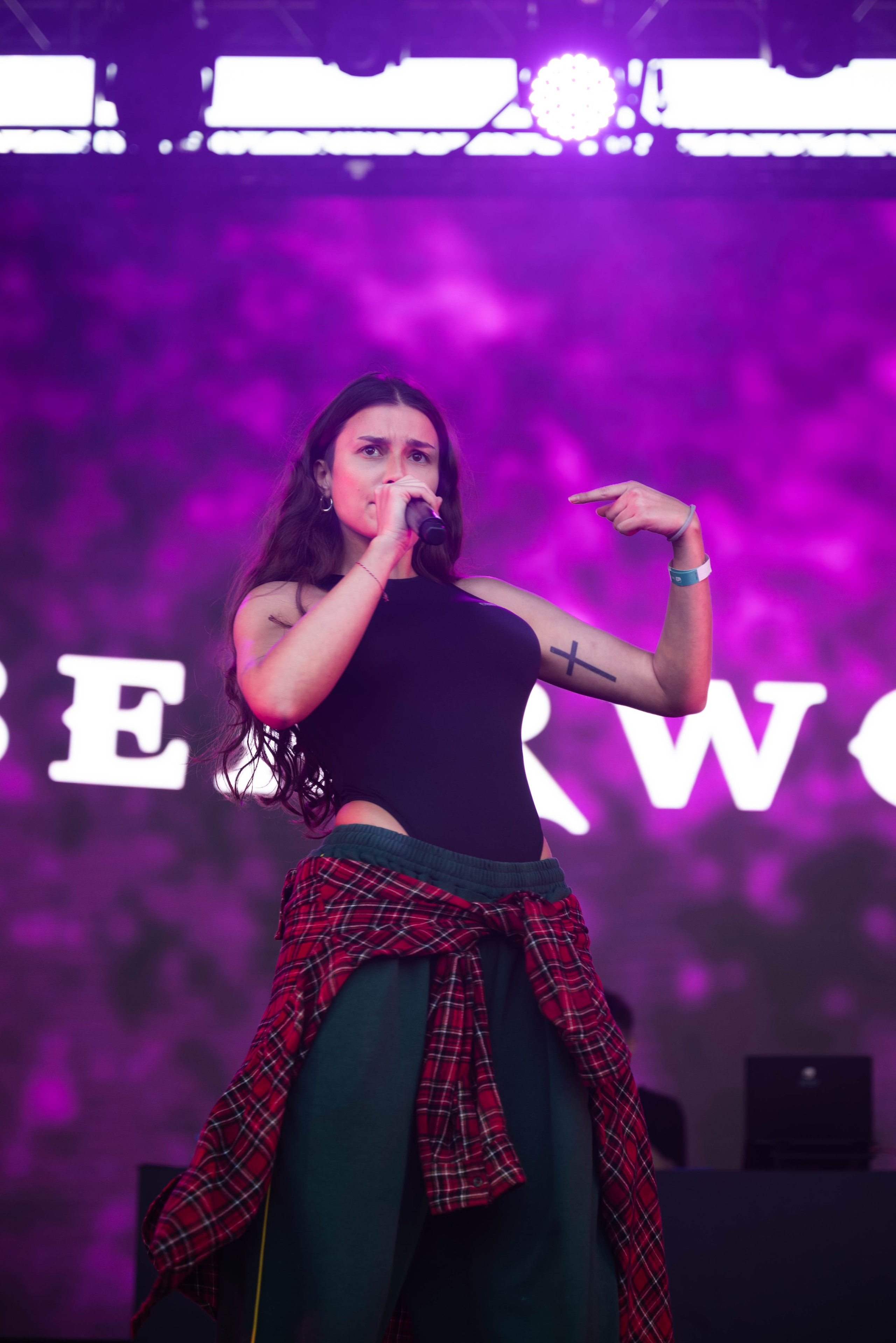 Концерт NKEEI, ARTEM SHILOVETS, UNIQE. Фотограф Нетбай Ксения в Москве Калуге