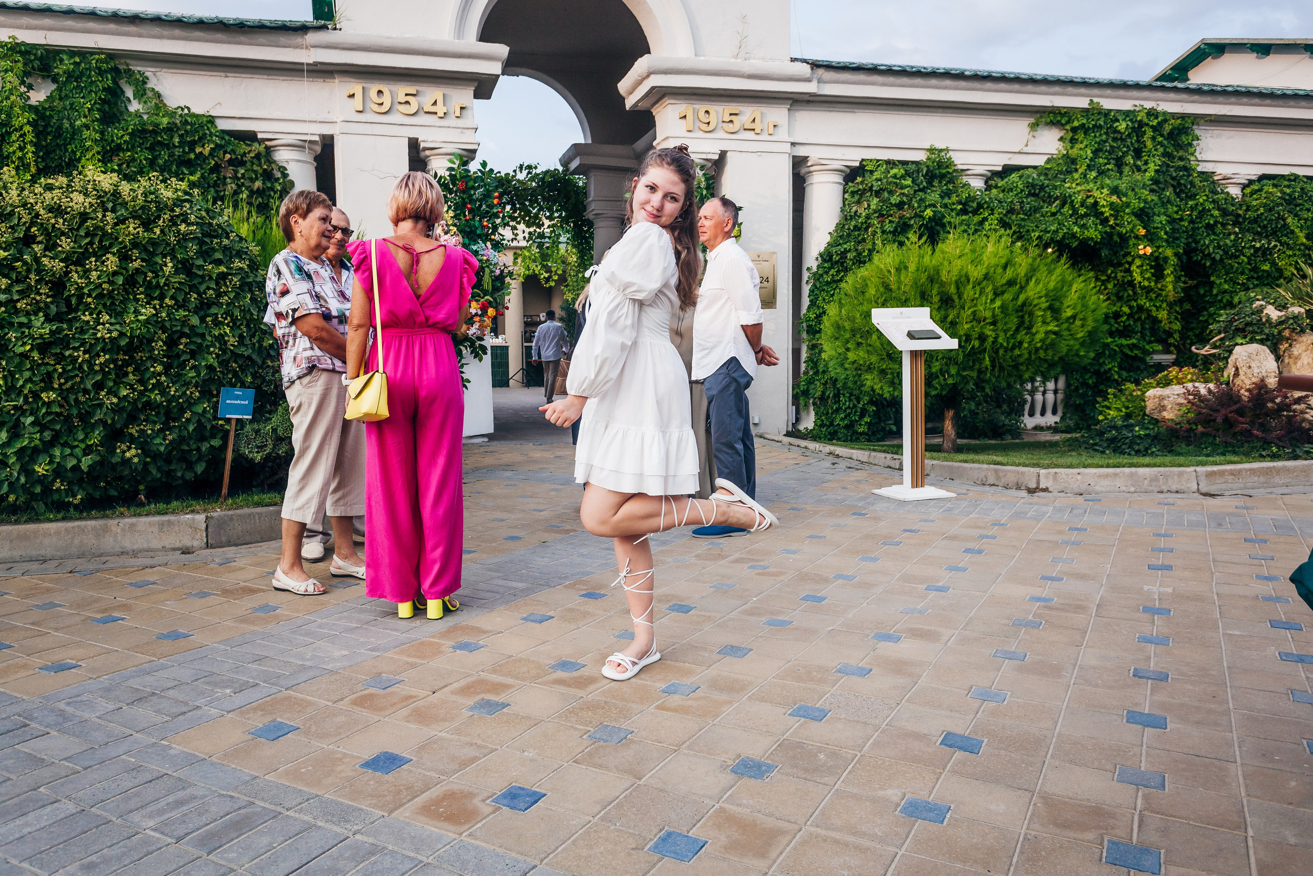 День рождение в уютном ресторане. Фотограф Денис Денисов