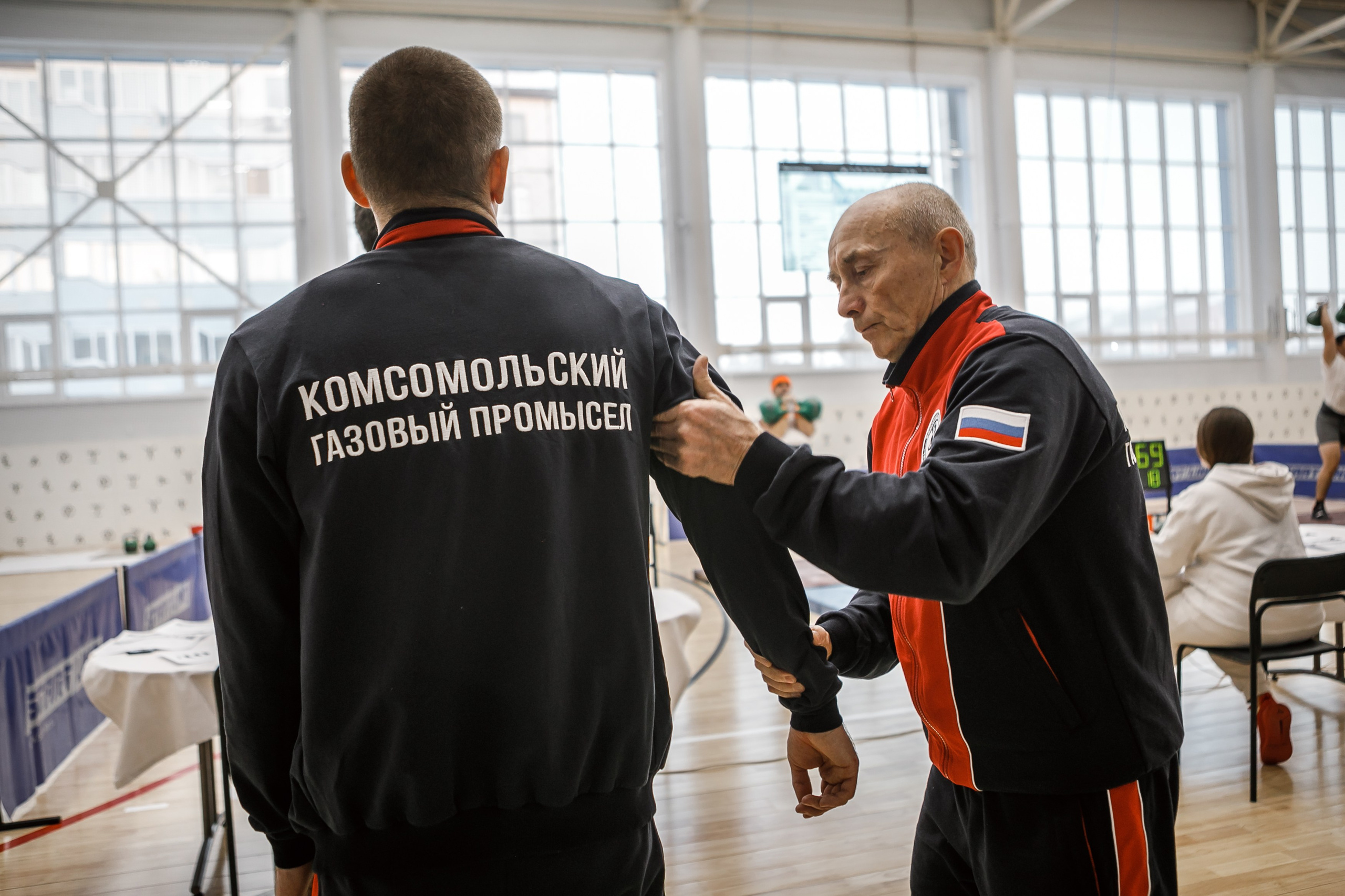 Гири. Фотограф Губкинского