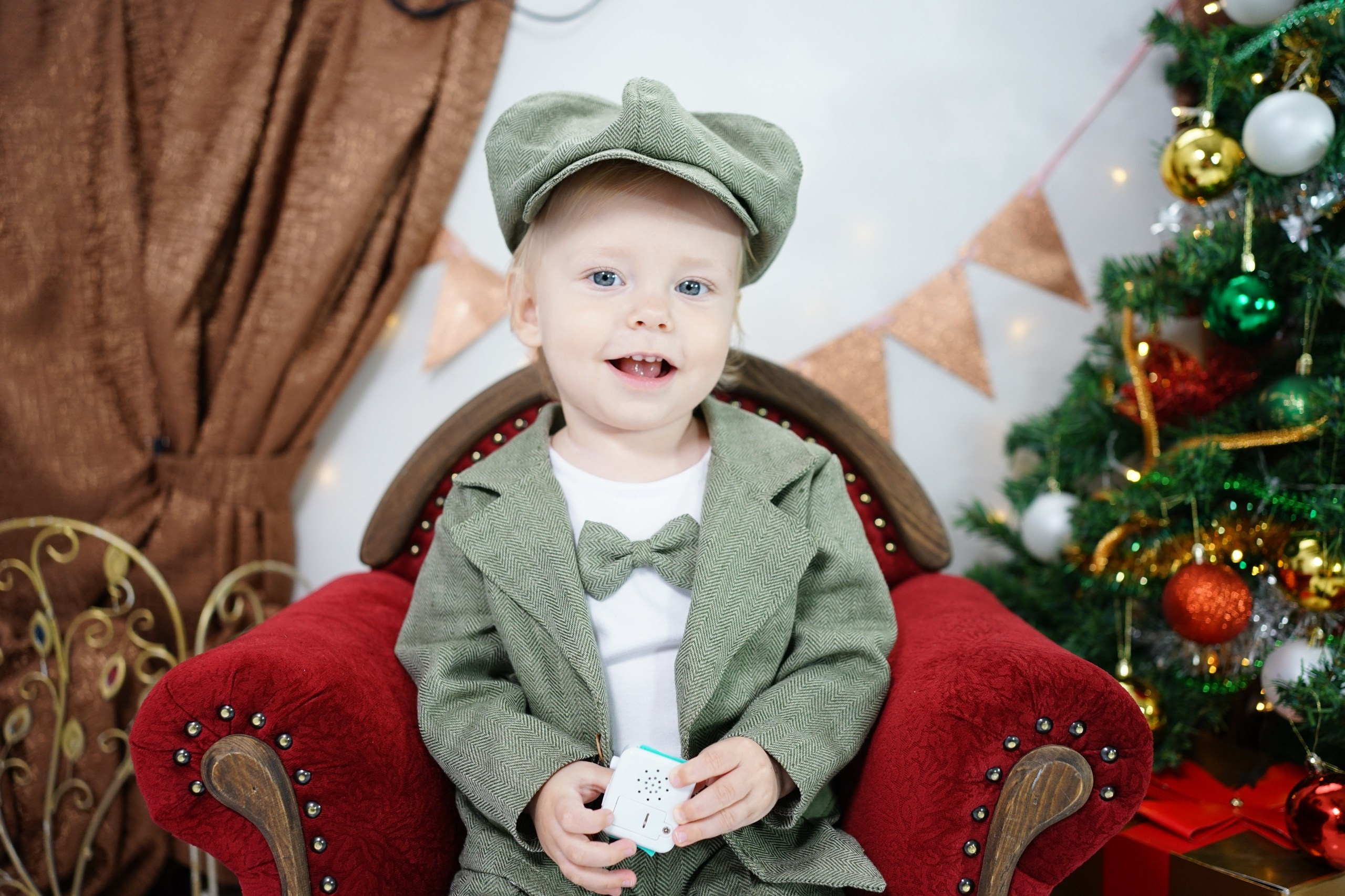 Бордовая зона. Детская Фотостудия ГОДОВАСИКИ в Санкт-Петербурге фотосесия на годик