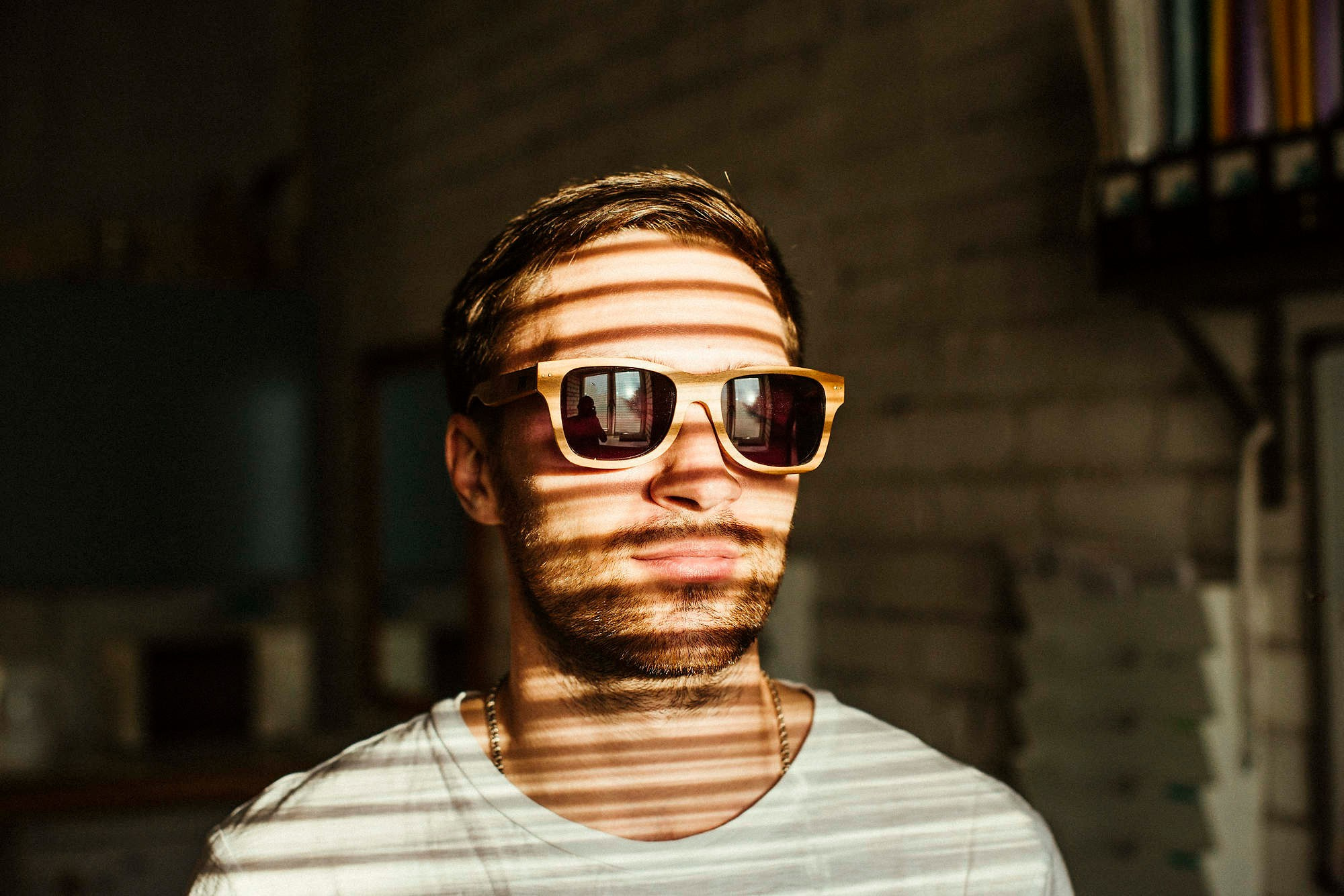 Иван Драпков, владельц компании по производствку деревянных солнечных очков Woodsun в Санкт-Петербурге.  Съемка для рекламной кампании E-bay. 