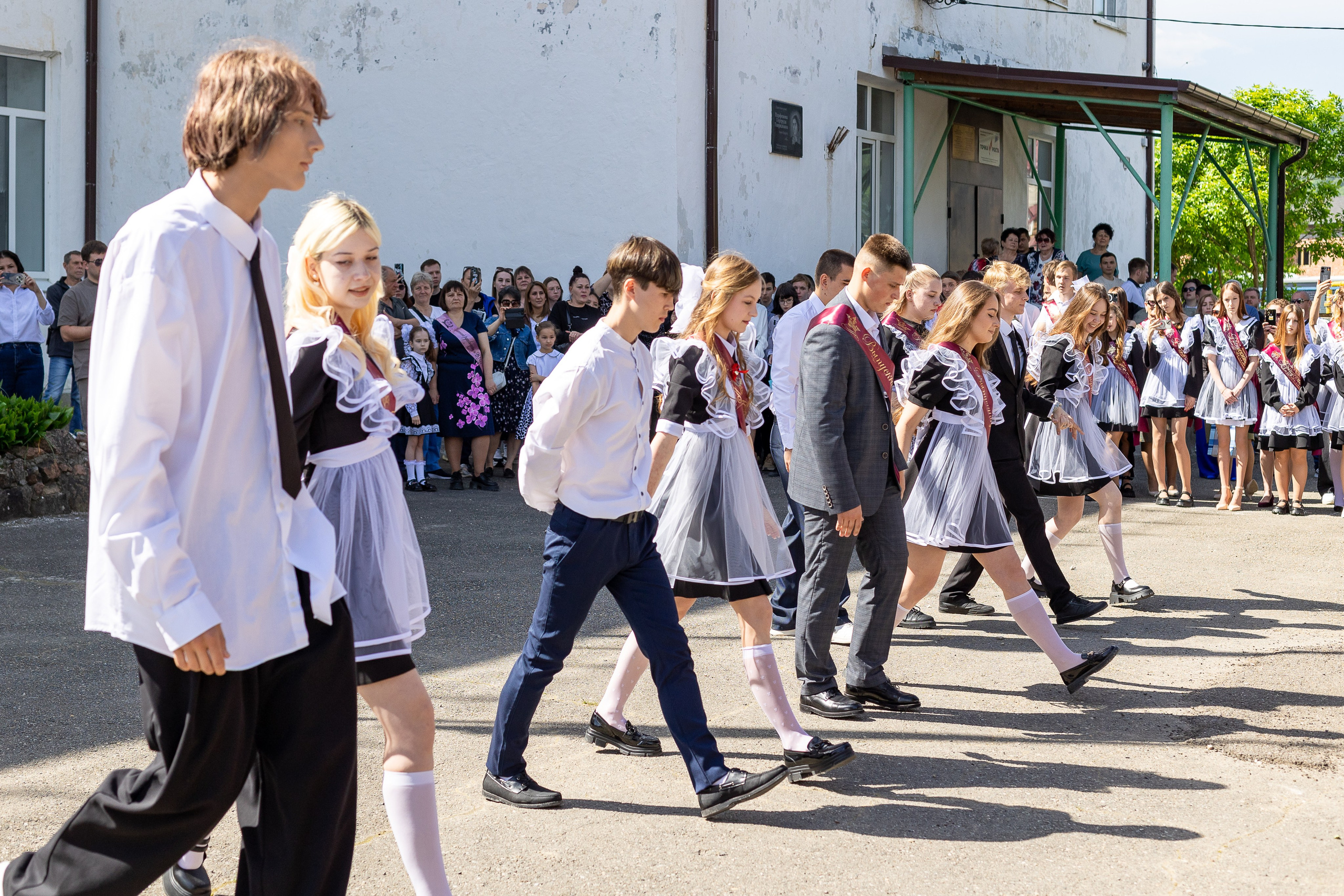 Последний звонок. Выпускные альбомы Майкоп, Краснодар Елена Золотарева