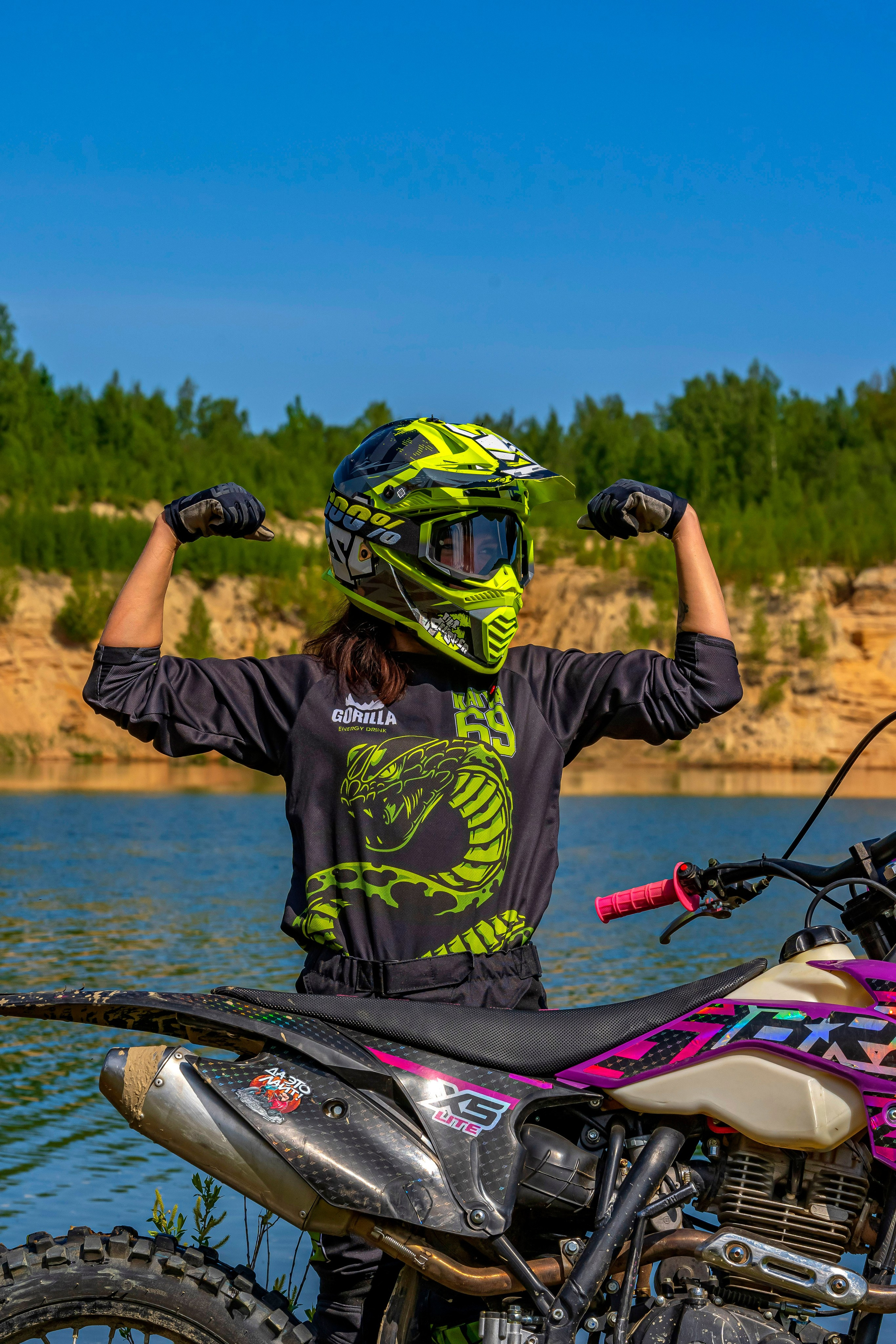 Катя Ли. Графический дизайнер Илья Левченко