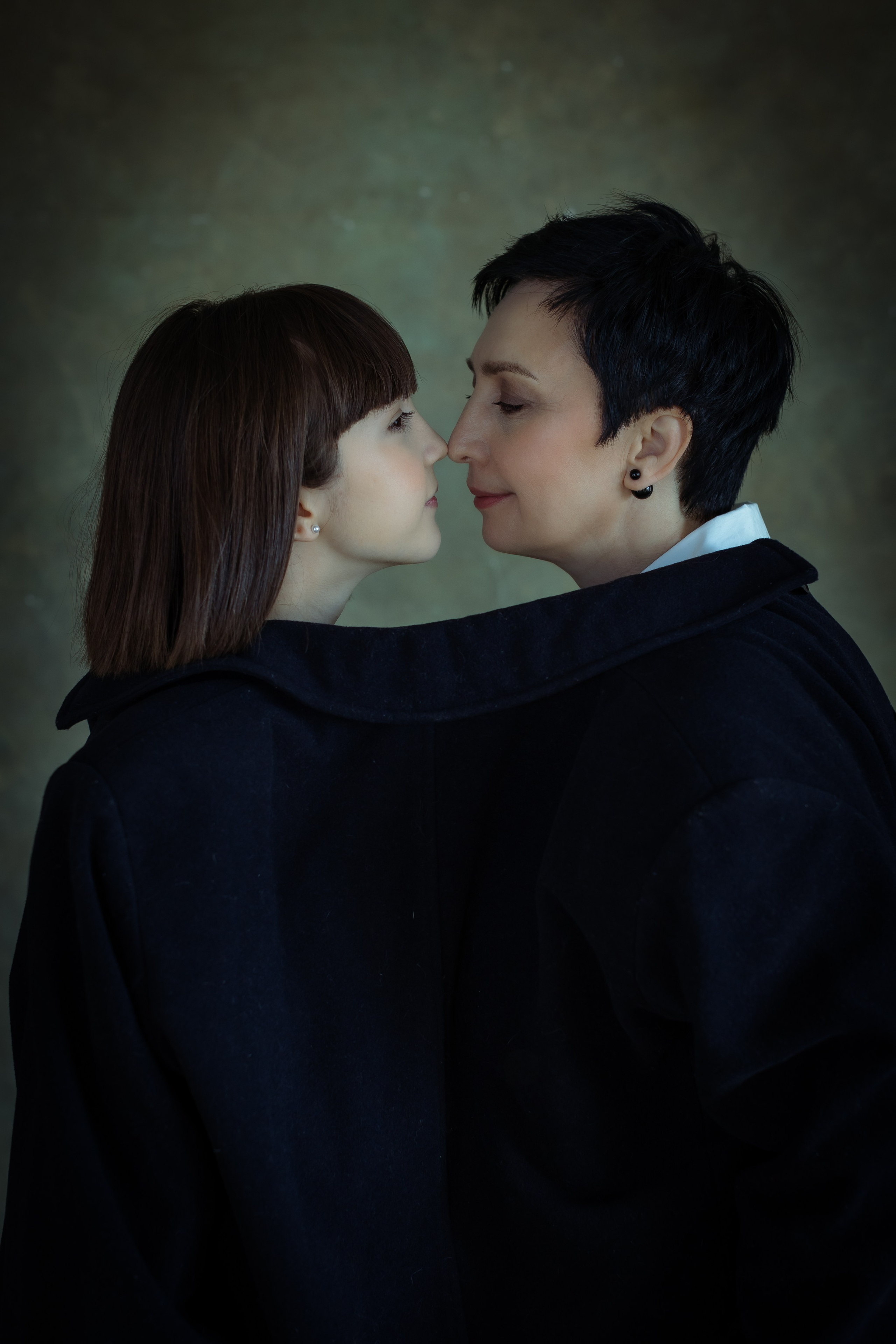 Николь и Залина. Портретный творческий фотограф в Москве Надя Дудник