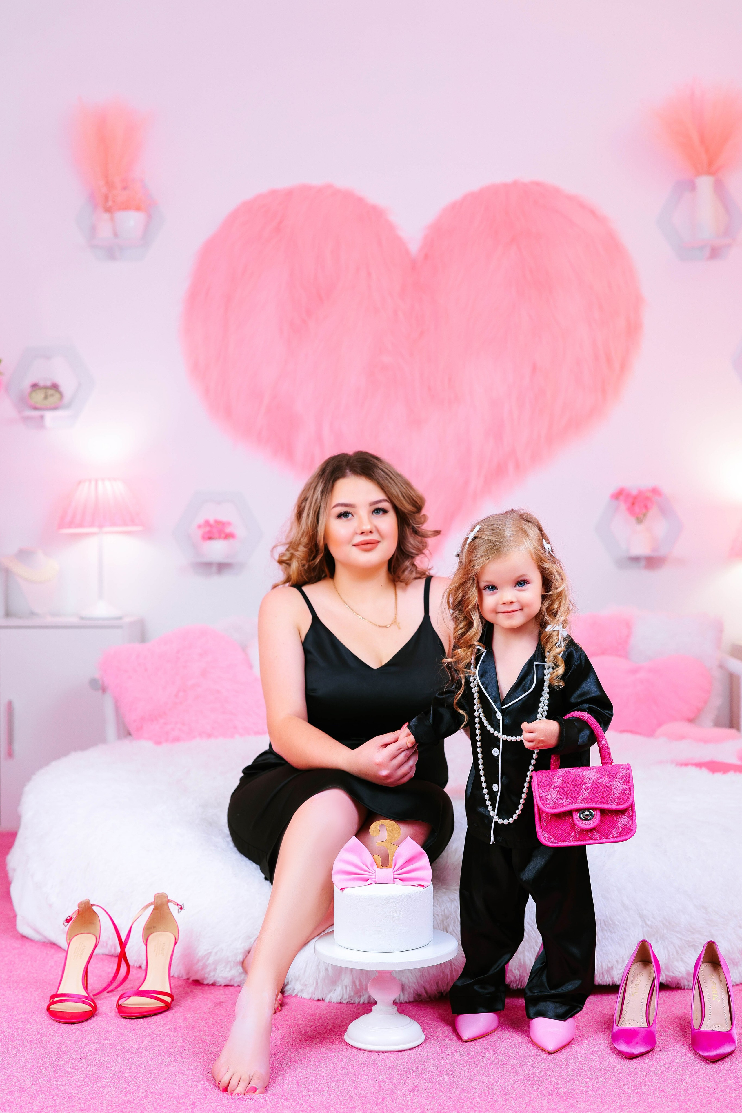 РОЗОВАЯ КОМНАТА