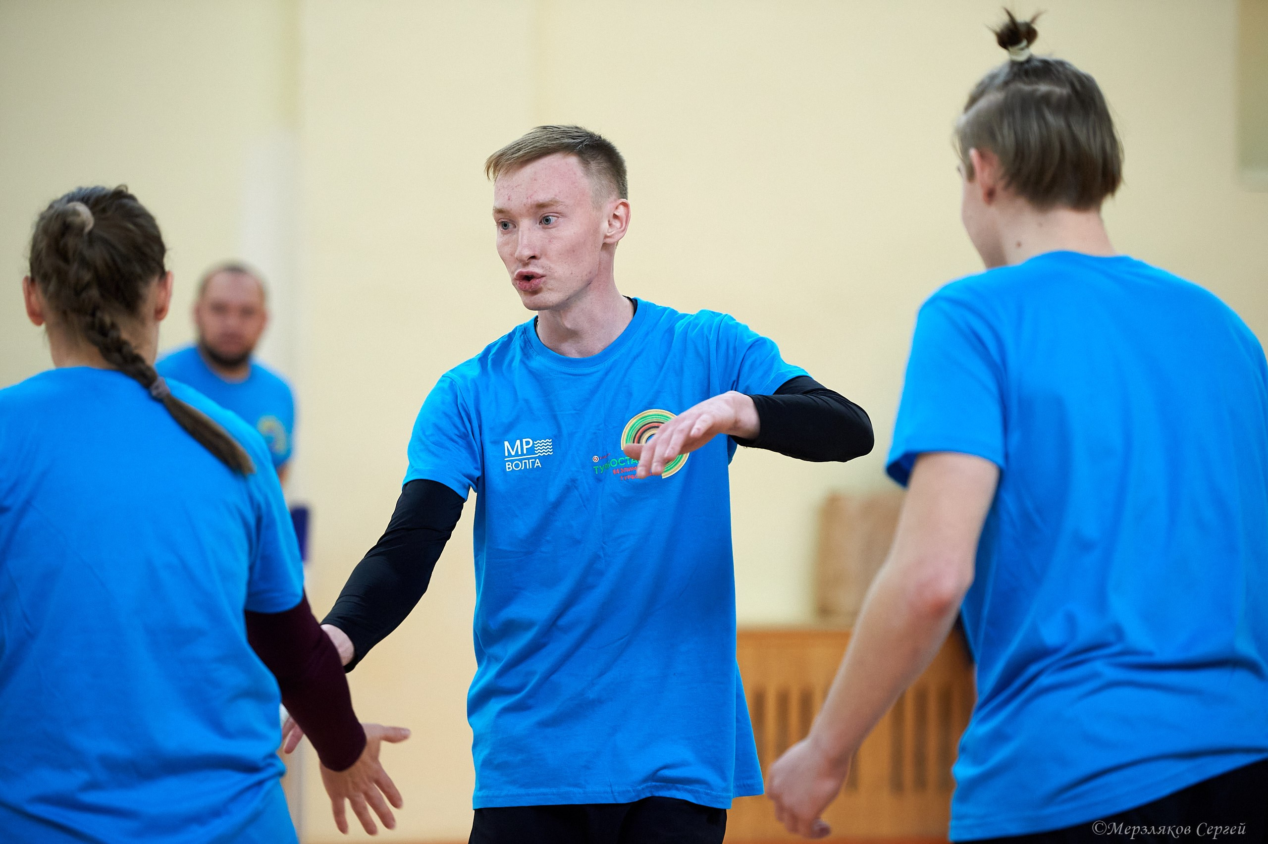 Новогодний турнир по волейболу. Ижевск. 15.12.2023. Спортивный репортажный фотограф в Ижевске Сергей Мерзляков