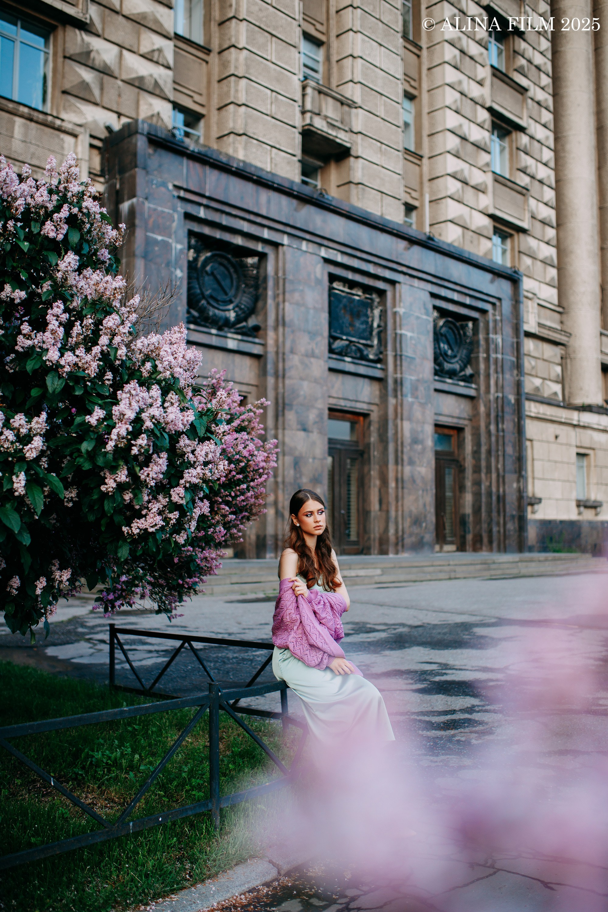 Фотосессия в сирени в Санкт-Петербурге. Фотограф в Санкт-Петербурге Alina Film