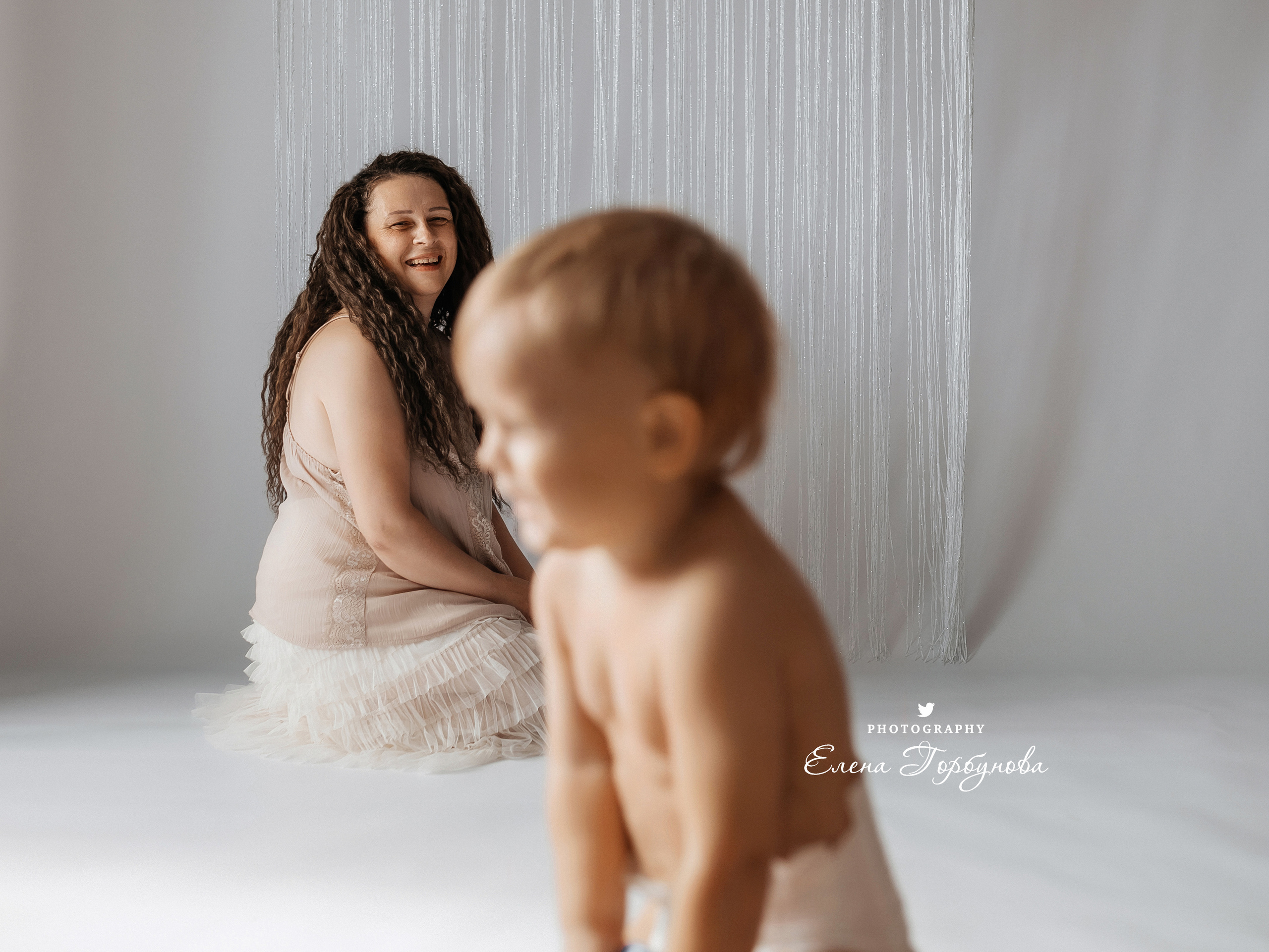 Материнство. Ольга и Макар в моей студии. Сентябрь 2023. Фотограф Пермь. Свадьбы. Семья и дети, школа, д. сад. Фотокниги