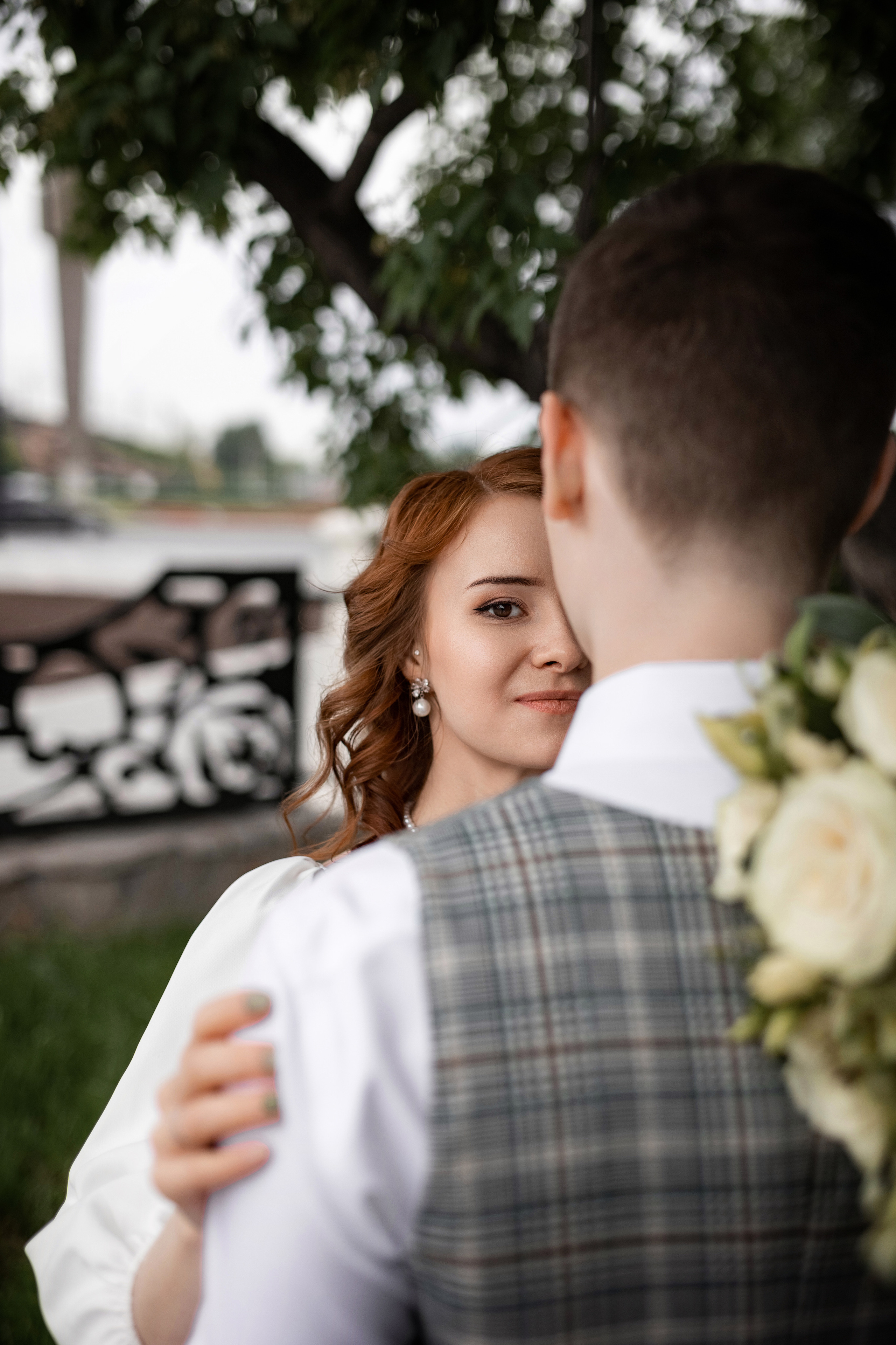 Жени и невеста на фото прогулке летом