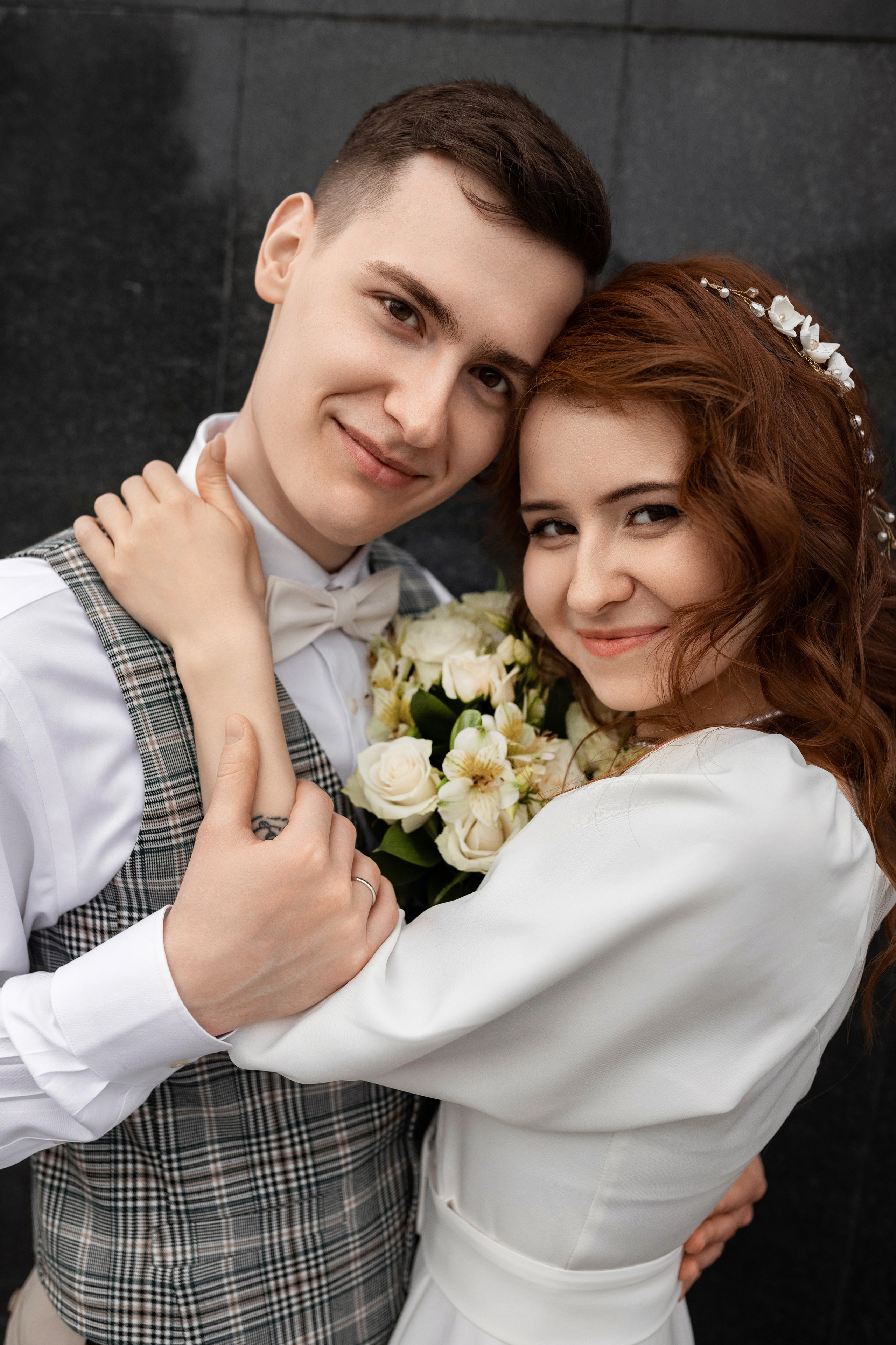 Жени и невеста на фото прогулке летом