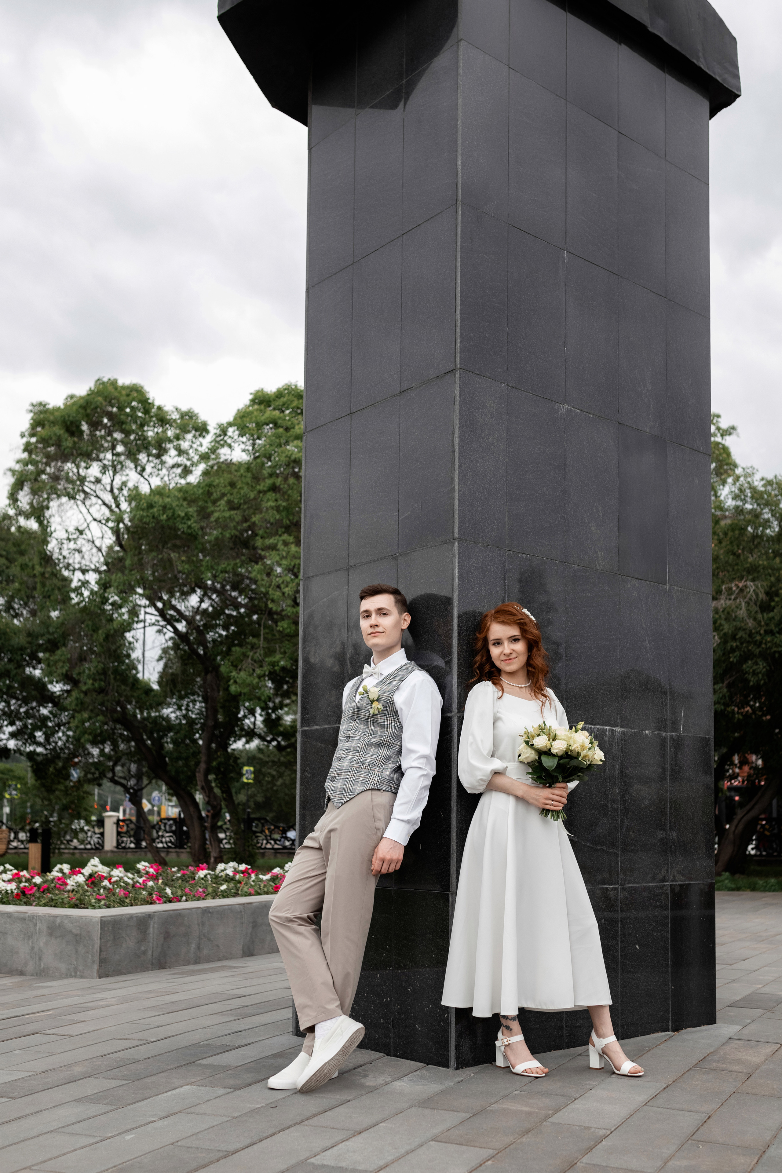 Жени и невеста на фото прогулке летом