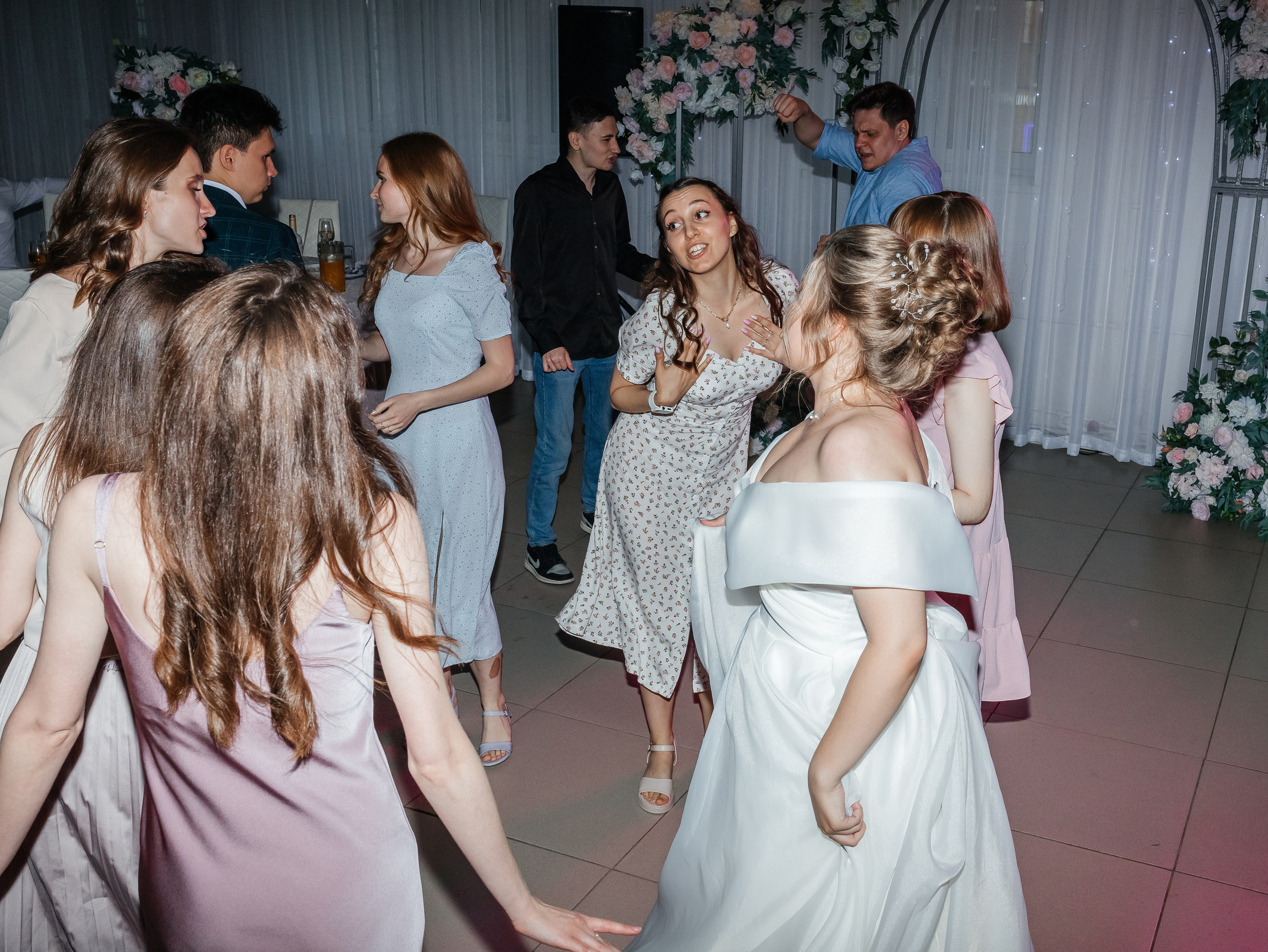 Свадьба Александра и Яны. Регистрация + банкет. Июль 2023. Фотограф Пермь. Свадьбы. Семья и дети, школа, д. сад. Фотокниги