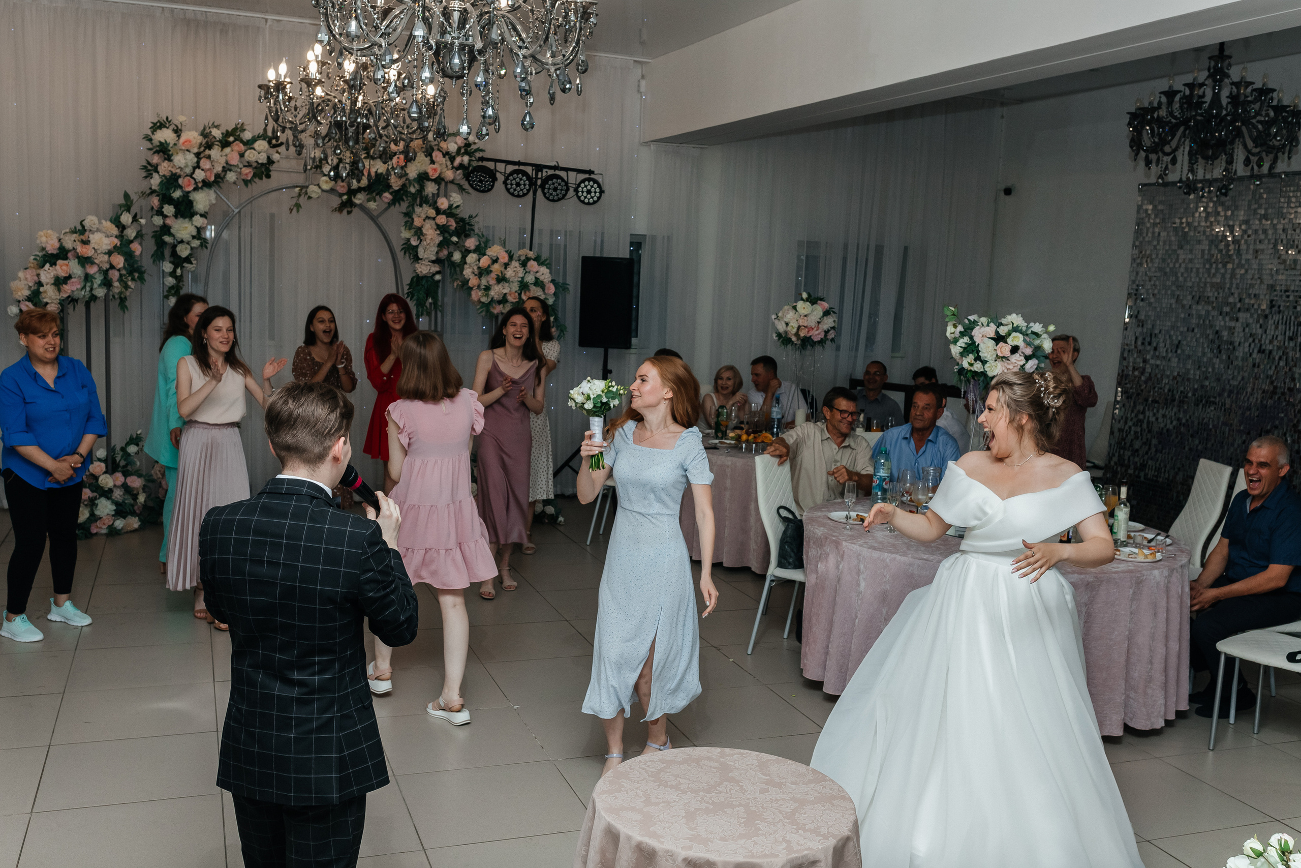 Свадьба Александра и Яны. Регистрация + банкет. Июль 2023. Фотограф Пермь. Свадьбы. Семья и дети, школа, д. сад. Фотокниги