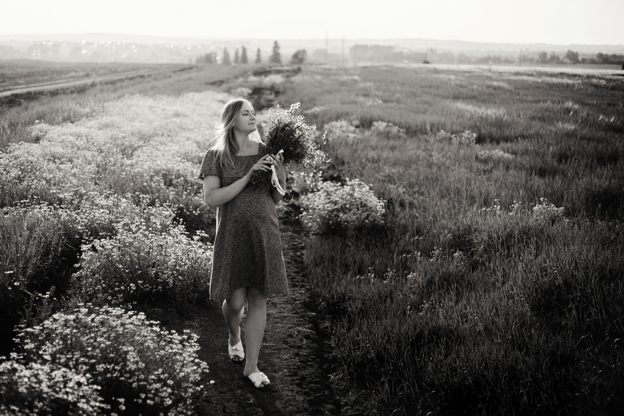 Поле. Юлия. Август 2023 г. Фотограф Пермь. Свадьбы. Семья и дети, школа, д. сад. Фотокниги