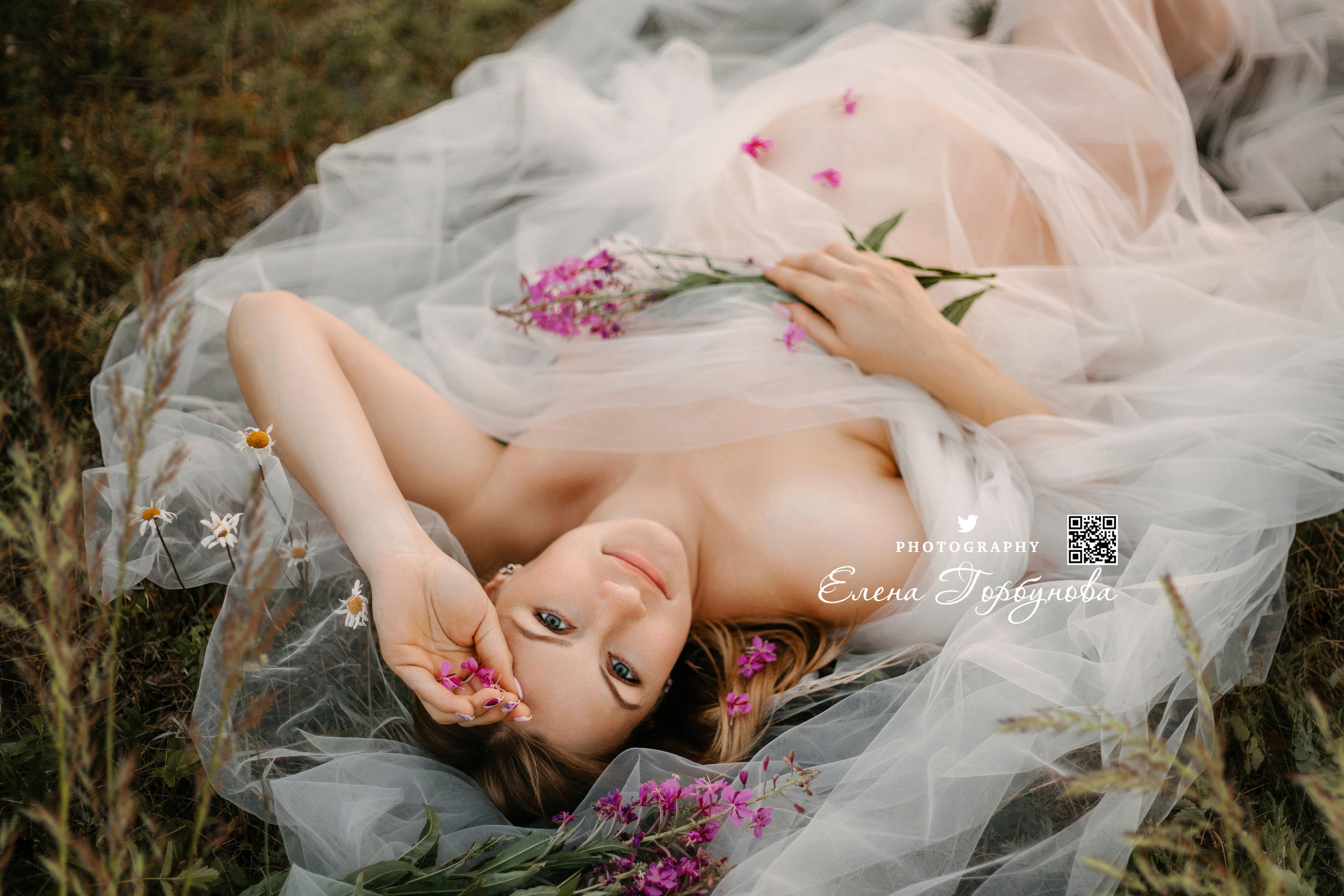 Поле. Юлия. Август 2023 г. Фотограф Пермь. Свадьбы. Семья и дети, школа, д. сад. Фотокниги