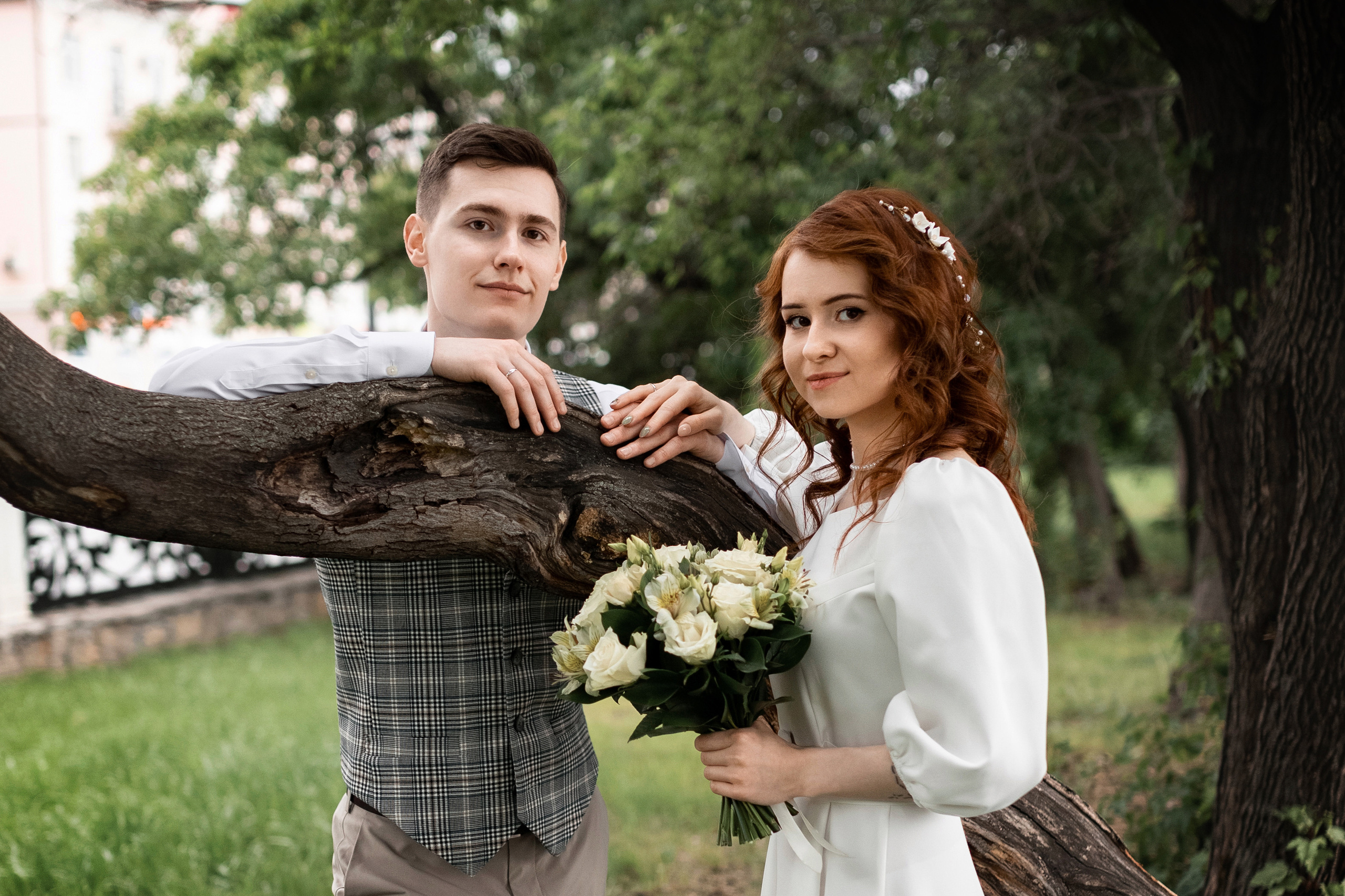 Жени и невеста на фото прогулке летом