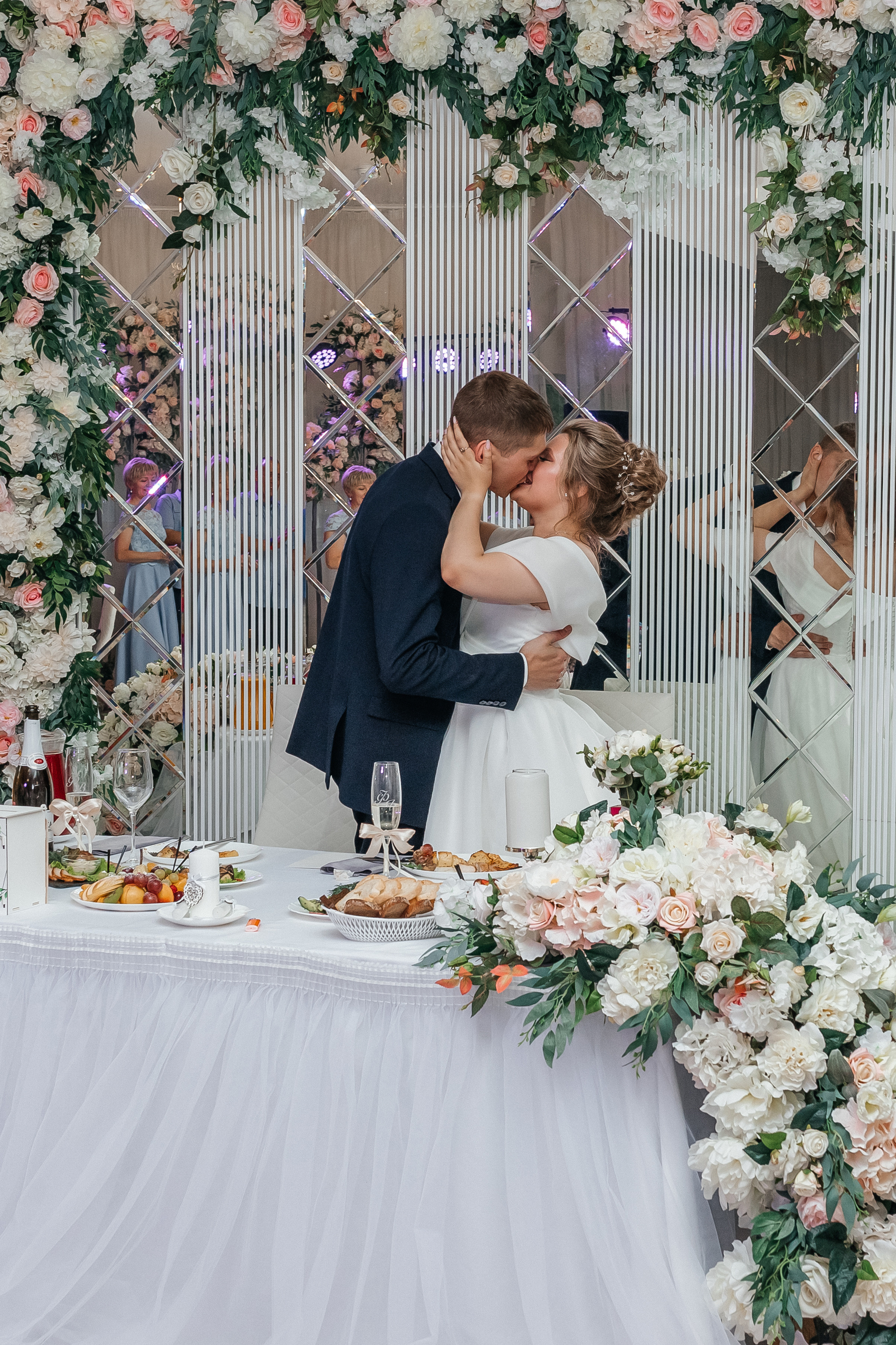 Свадьба Александра и Яны. Регистрация + банкет. Июль 2023. Фотограф Пермь. Свадьбы. Семья и дети, школа, д. сад. Фотокниги