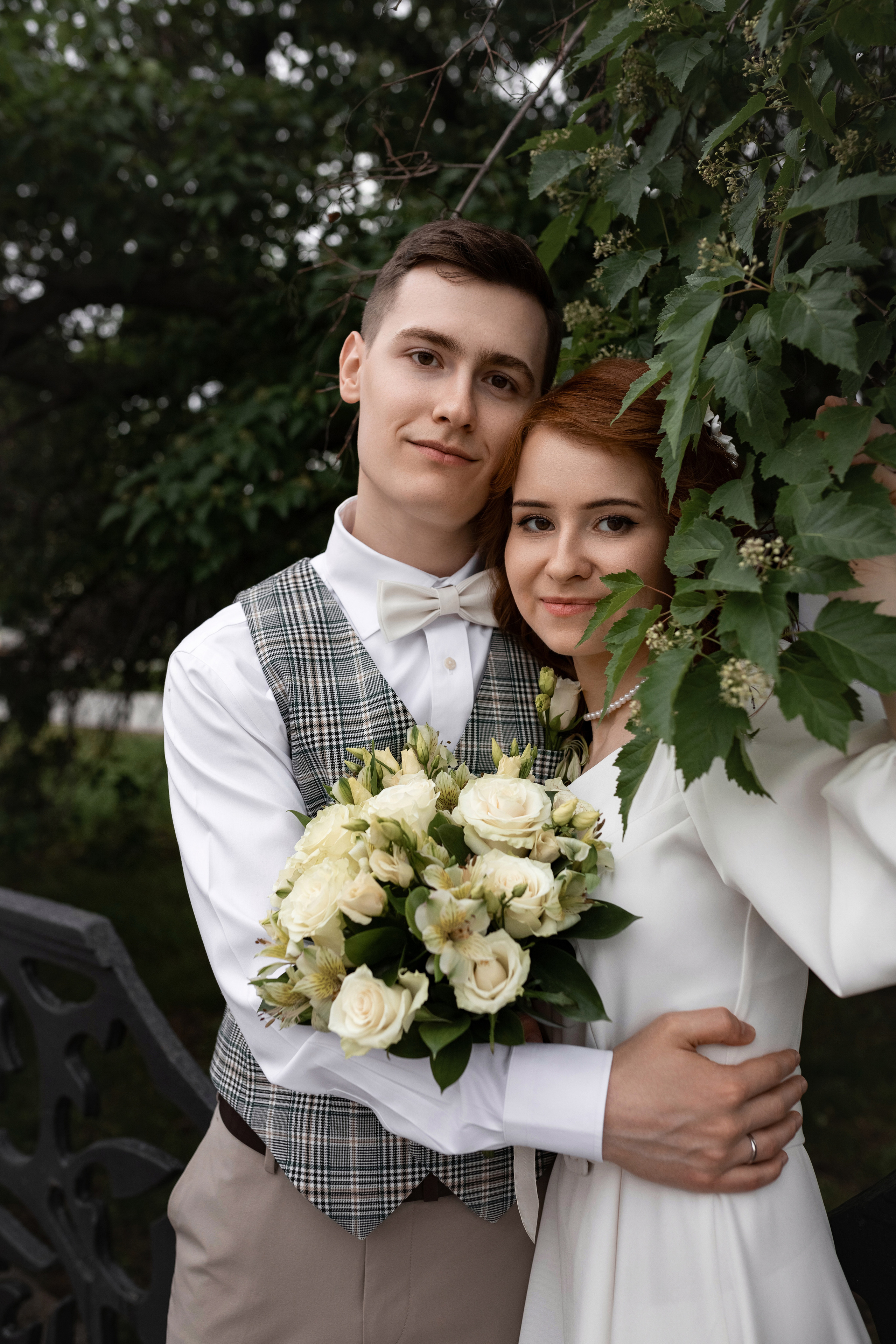 Жени и невеста на фото прогулке летом