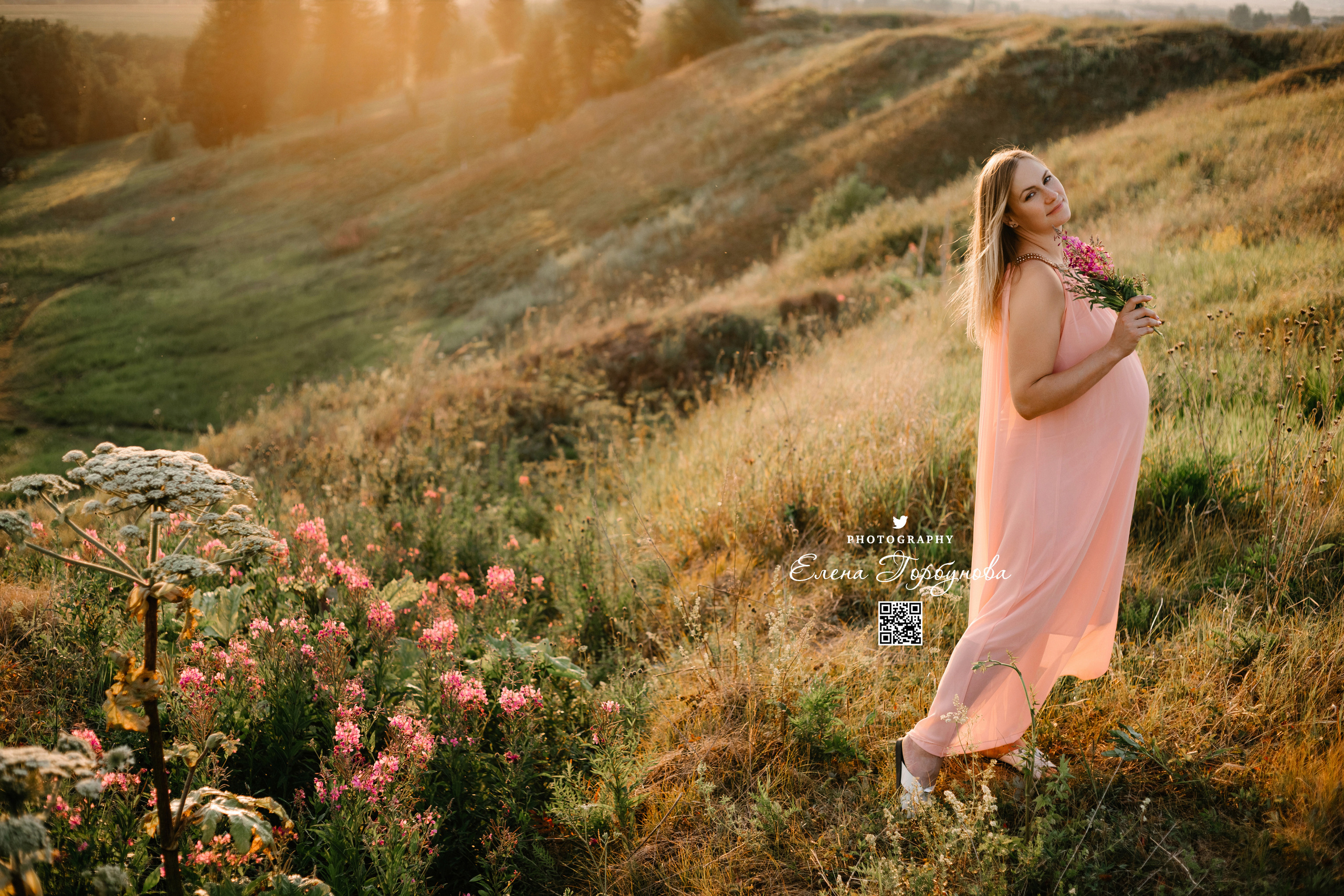 Поле. Юлия. Август 2023 г. Фотограф Пермь. Свадьбы. Семья и дети, школа, д. сад. Фотокниги