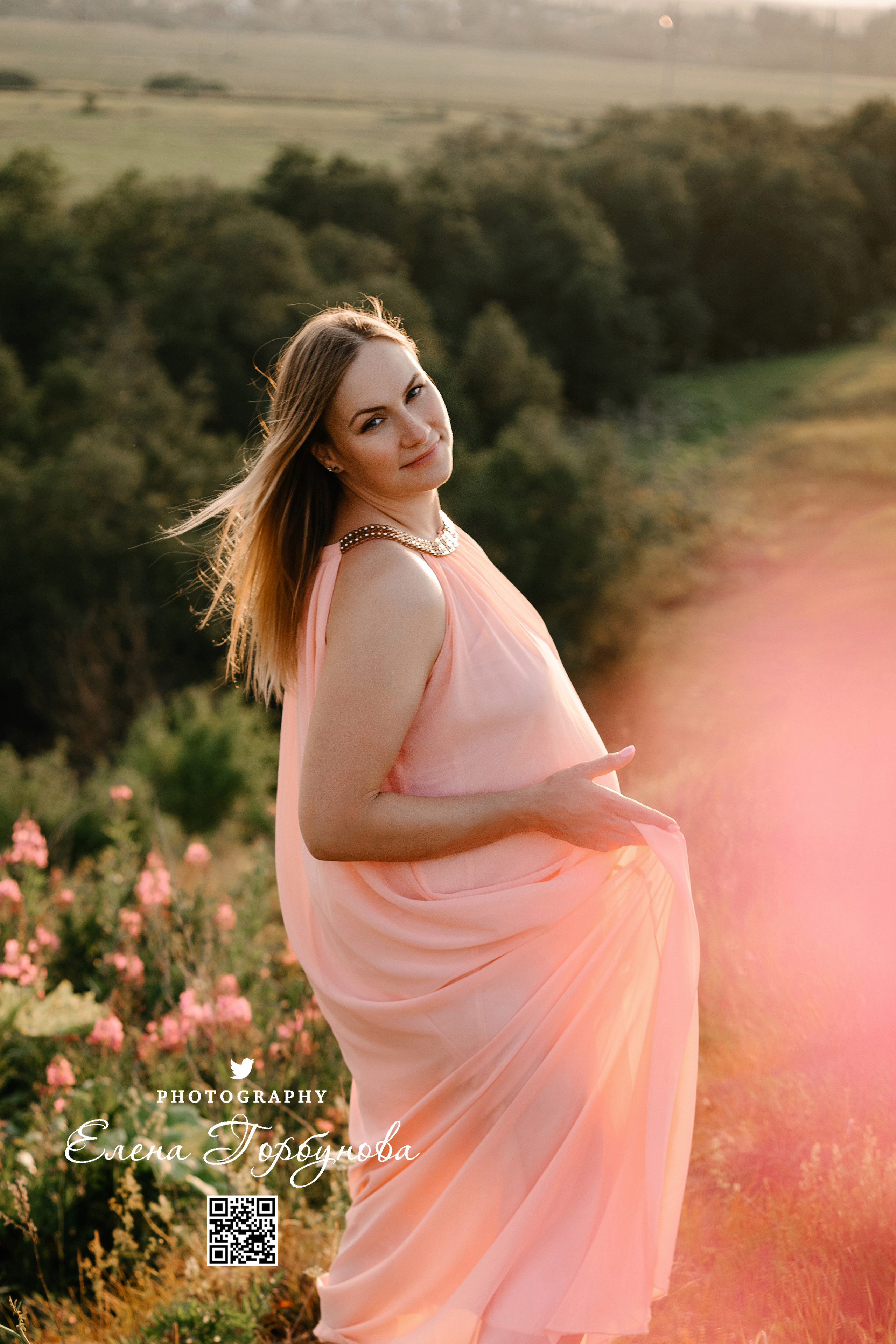 Поле. Юлия. Август 2023 г. Фотограф Пермь. Свадьбы. Семья и дети, школа, д. сад. Фотокниги