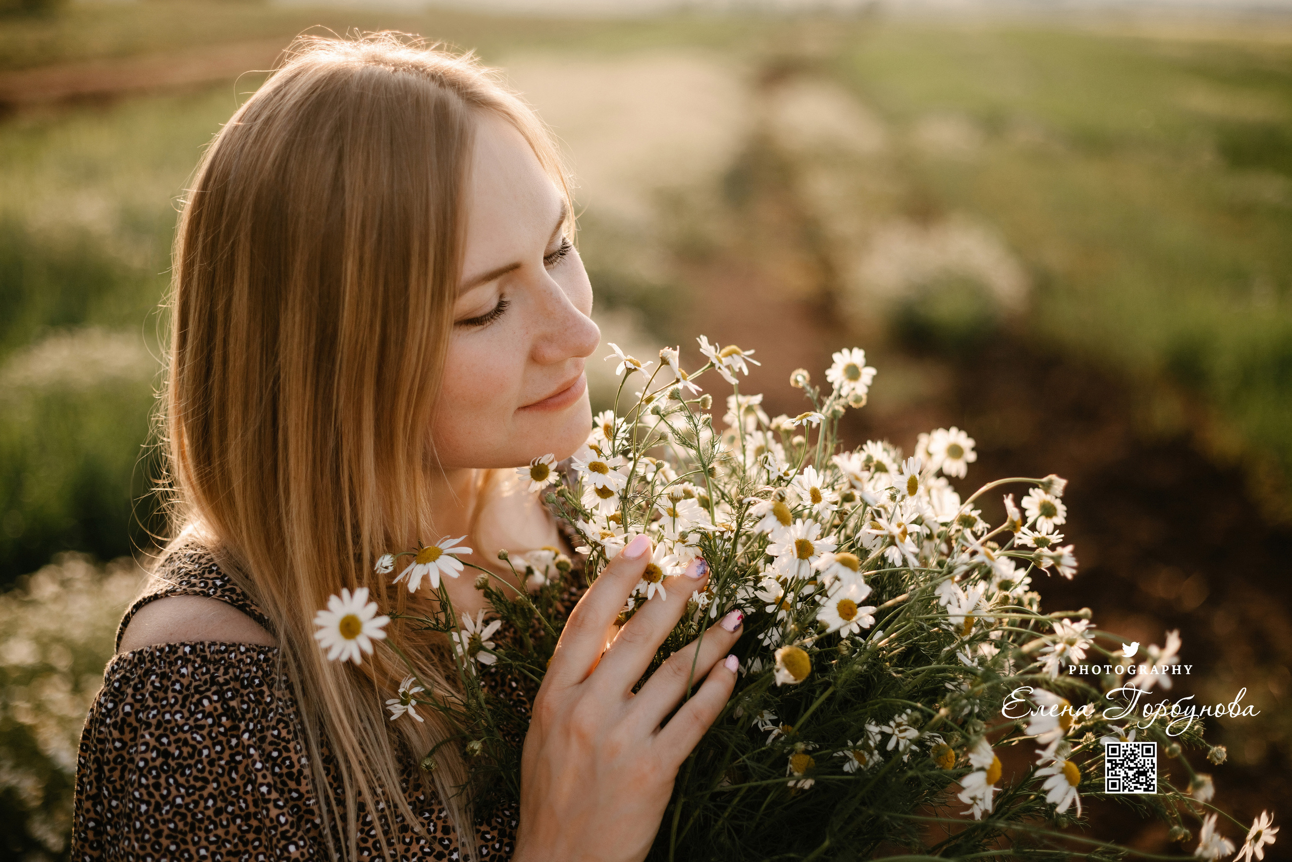 Поле. Юлия. Август 2023 г. Фотограф Пермь. Свадьбы. Семья и дети, школа, д. сад. Фотокниги