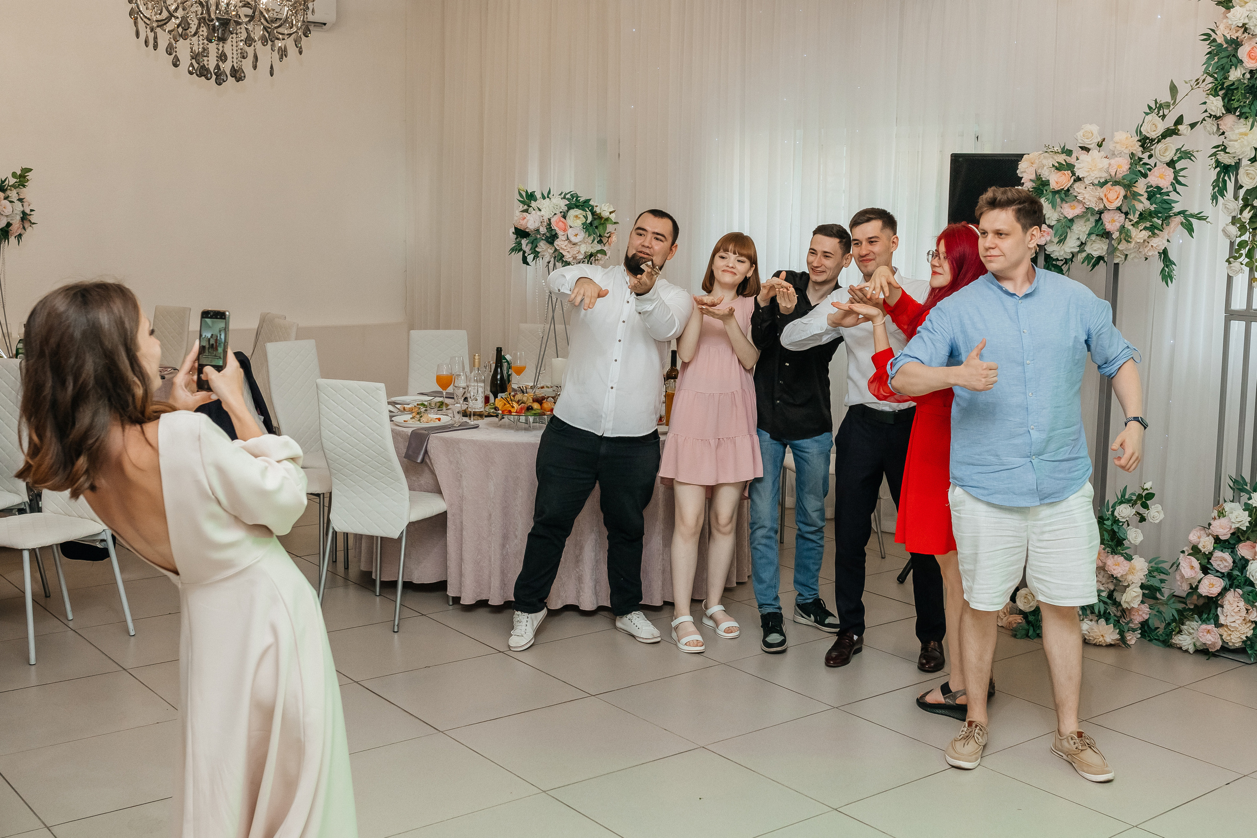Репортажное фото свадебной вечеринки