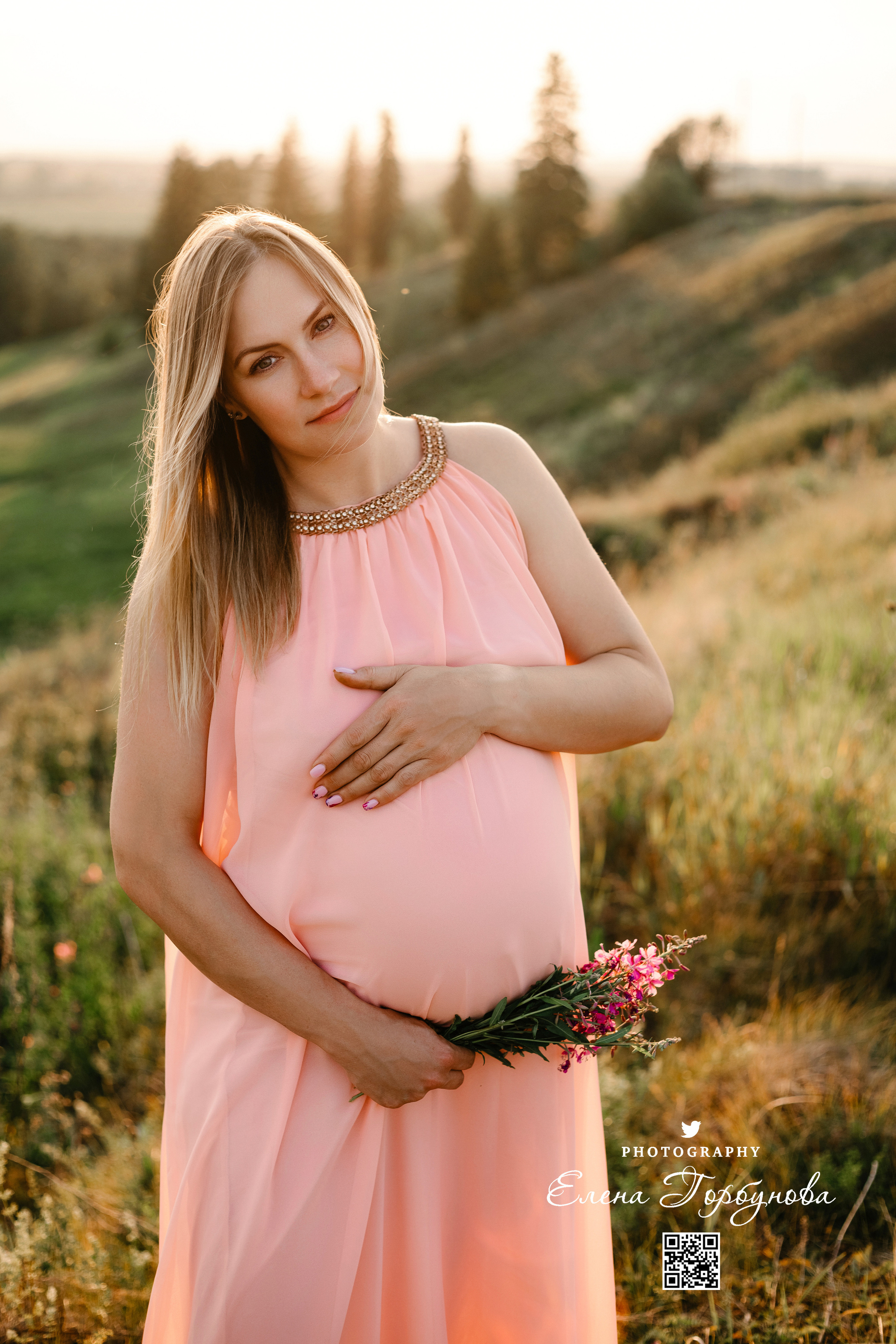 Поле. Юлия. Август 2023 г. Фотограф Пермь. Свадьбы. Семья и дети, школа, д. сад. Фотокниги