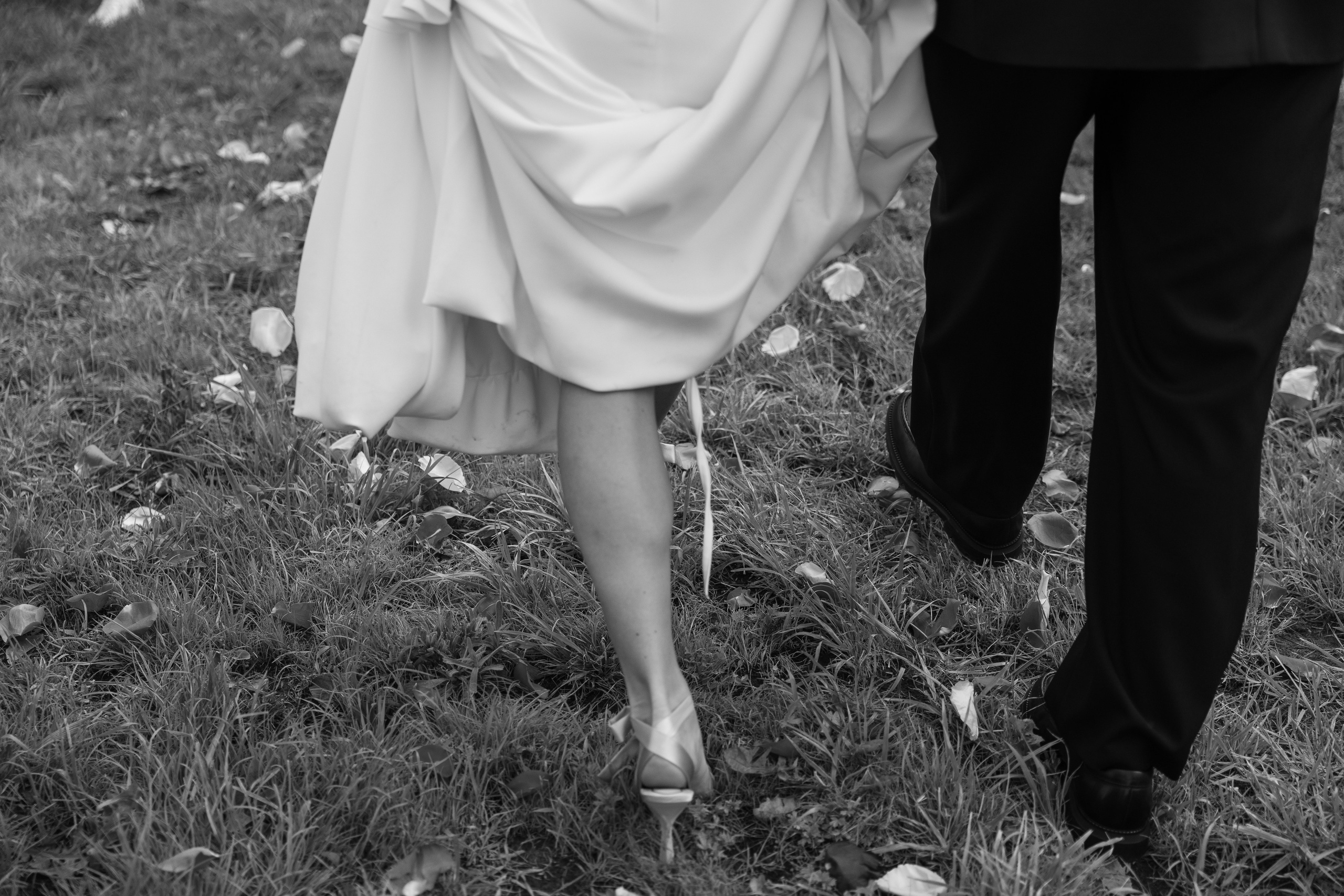 Июньская свадьба на берегу реки. Фотограф Сергей Ртищев в Москве и РФ