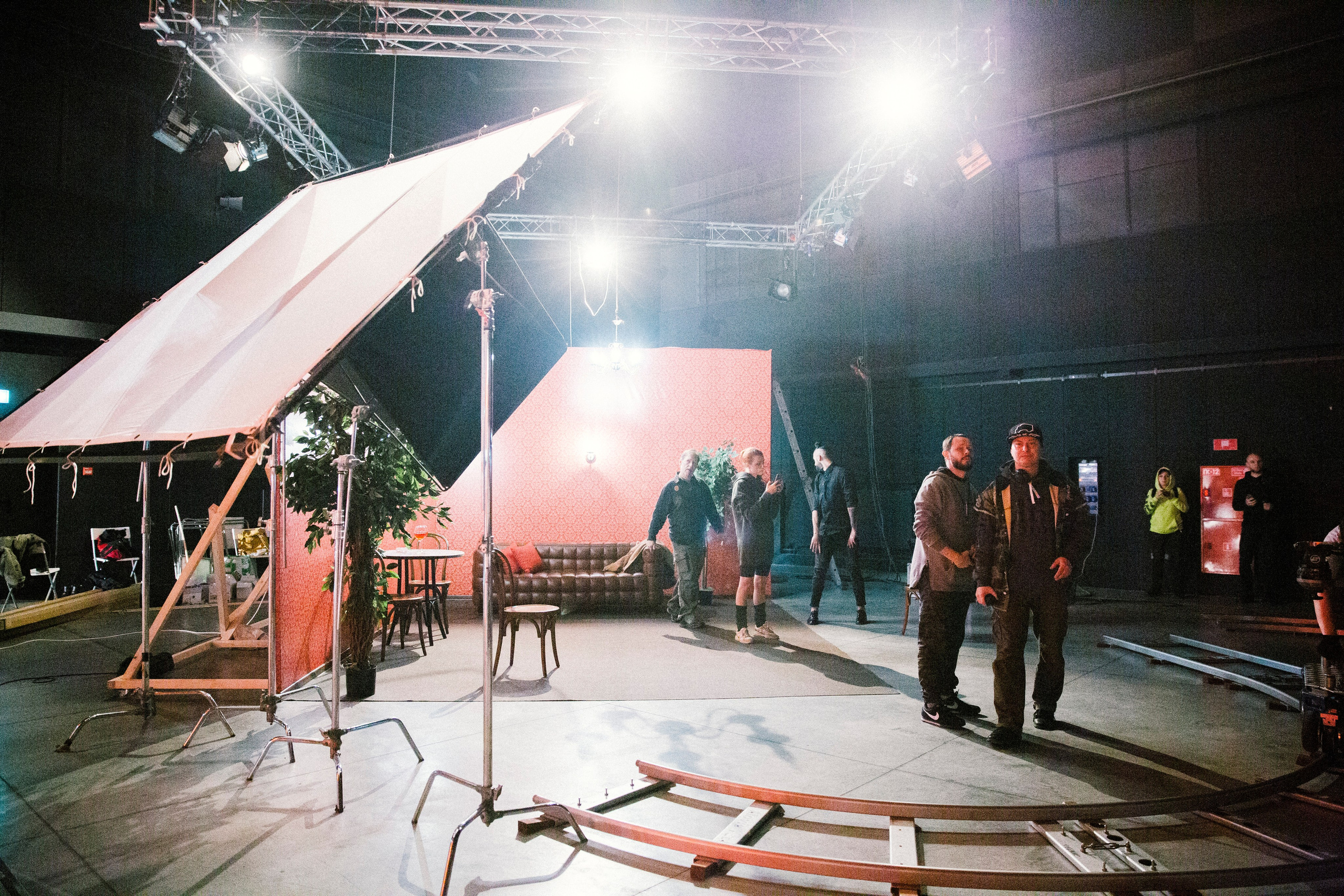 ФК Би-2 & Лиза Громова Мосфильм. Ольга Пилант. АРТ, бэкстейдж, свадебная и семейная фотография, городской портрет, интерьерная фотография