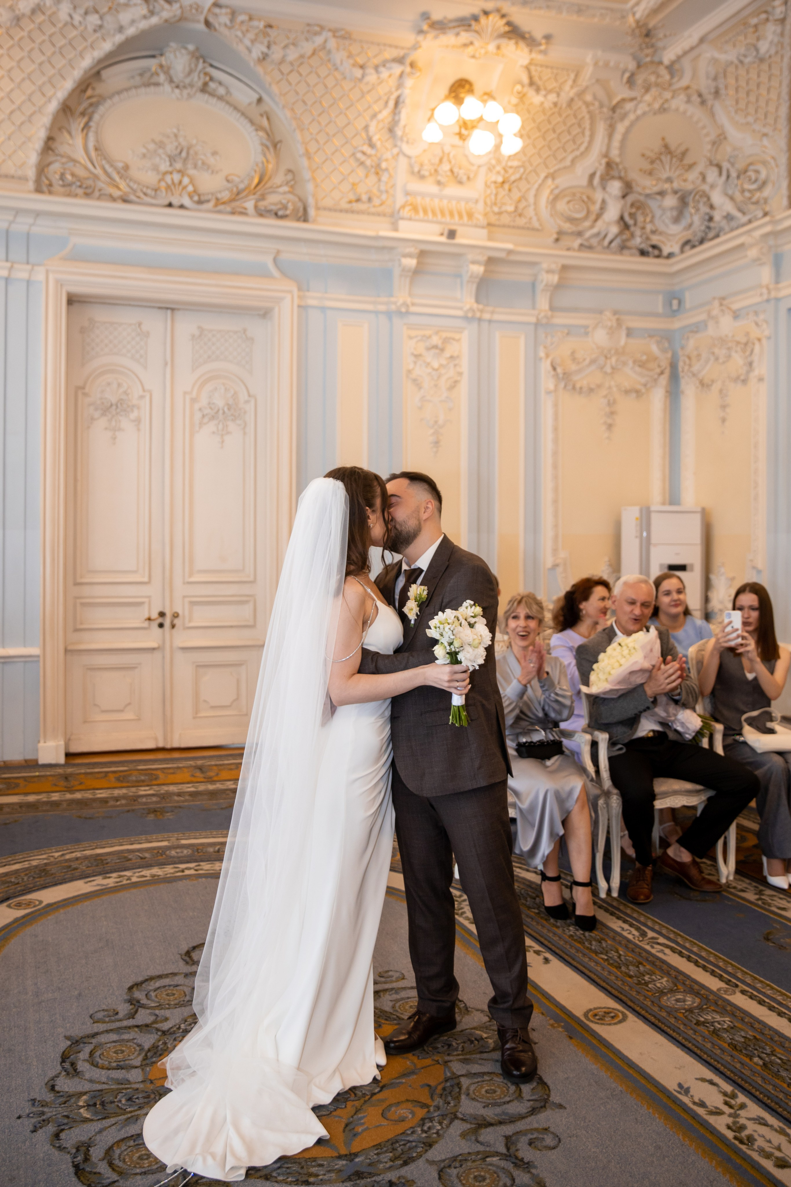 Анна и Александр / Прогулка + ЗАГС. Свадебный и семейный фотограф в Москве Диана Левченко