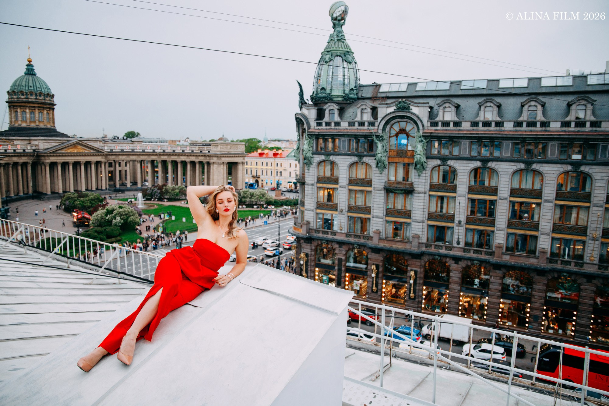 Фотосессия: крыша с видом на Казанский и Зингер. Фотограф в Санкт-Петербурге Alina Film