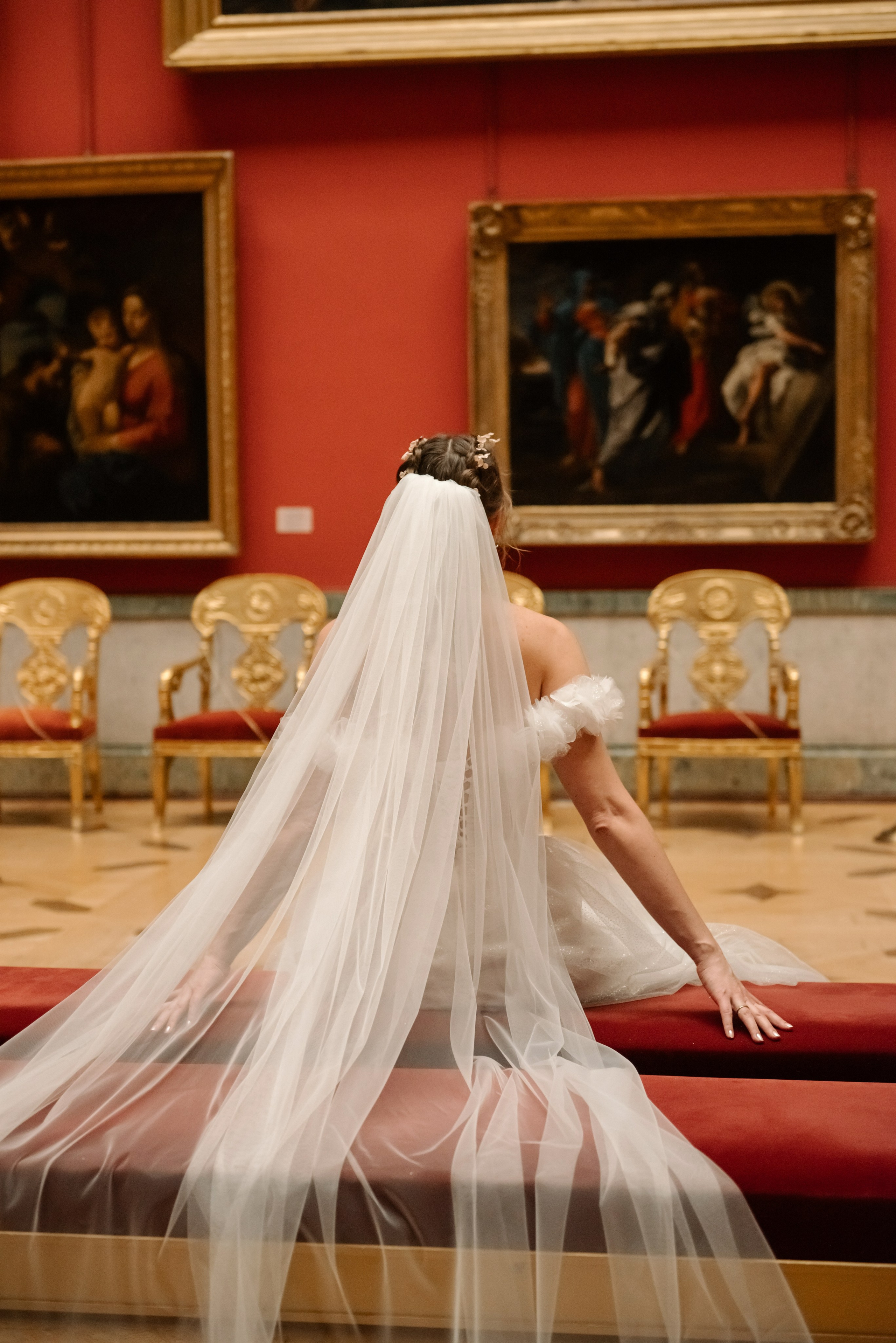 В залах лучшего музея. Свадебный и сеейный фотограф в Санкт-Петербурге Елена Худякова