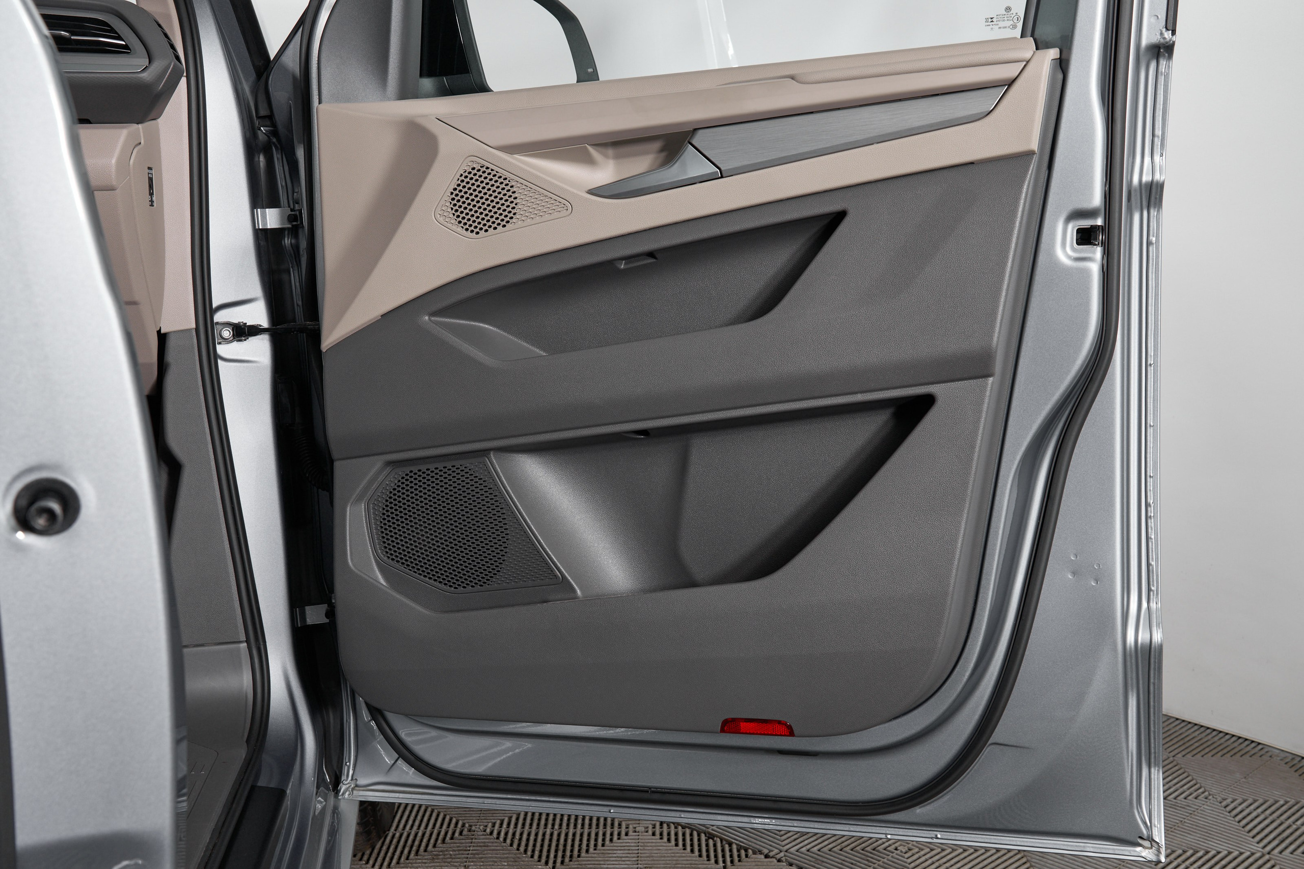 Multivan. Фотограф Николай Прокофьев модельные тесты в Москве