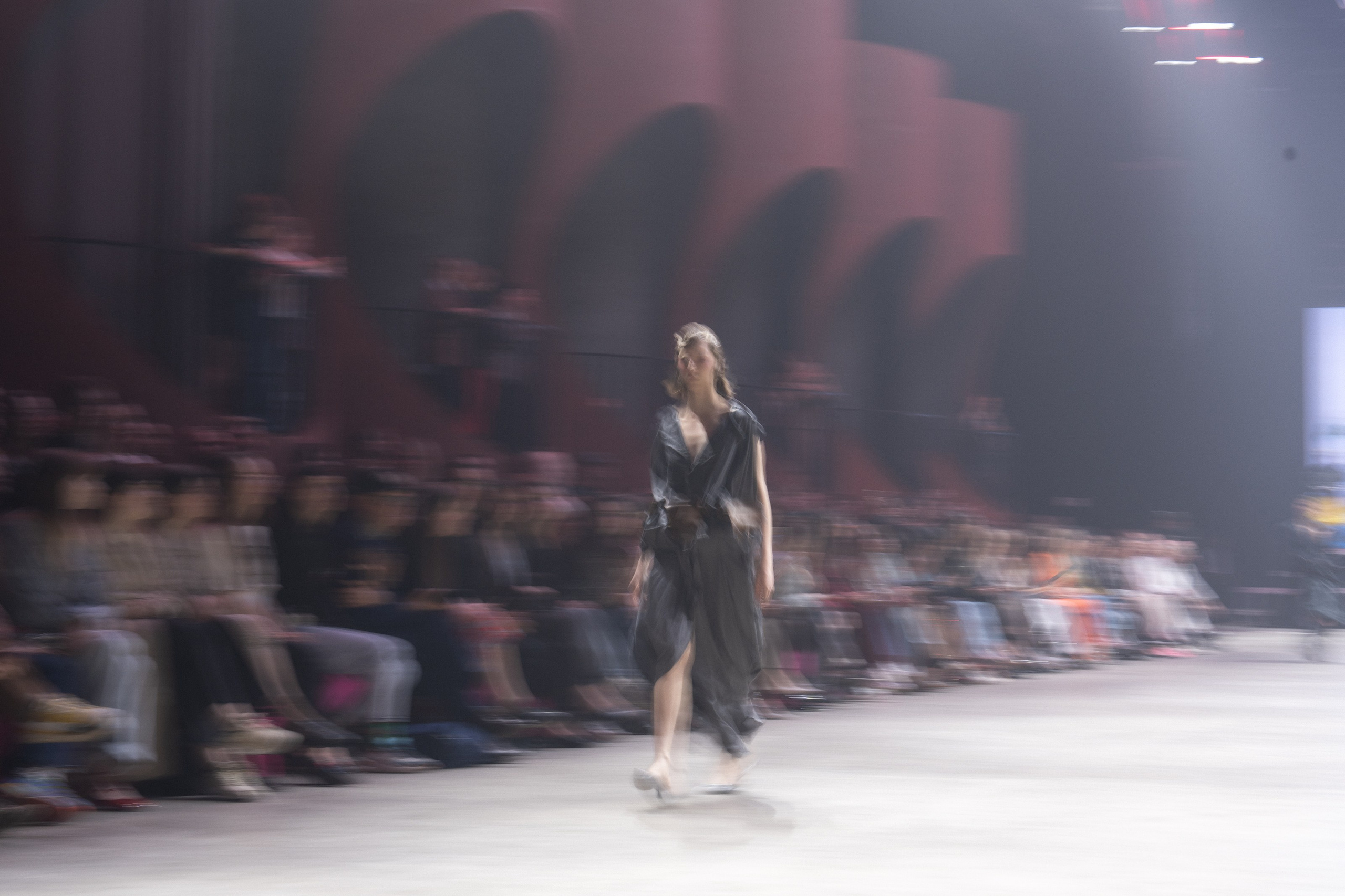 Показ Школы дизайна НИУ ВШЭ. Фотограф Николай Прокофьев модельные тесты в Москве