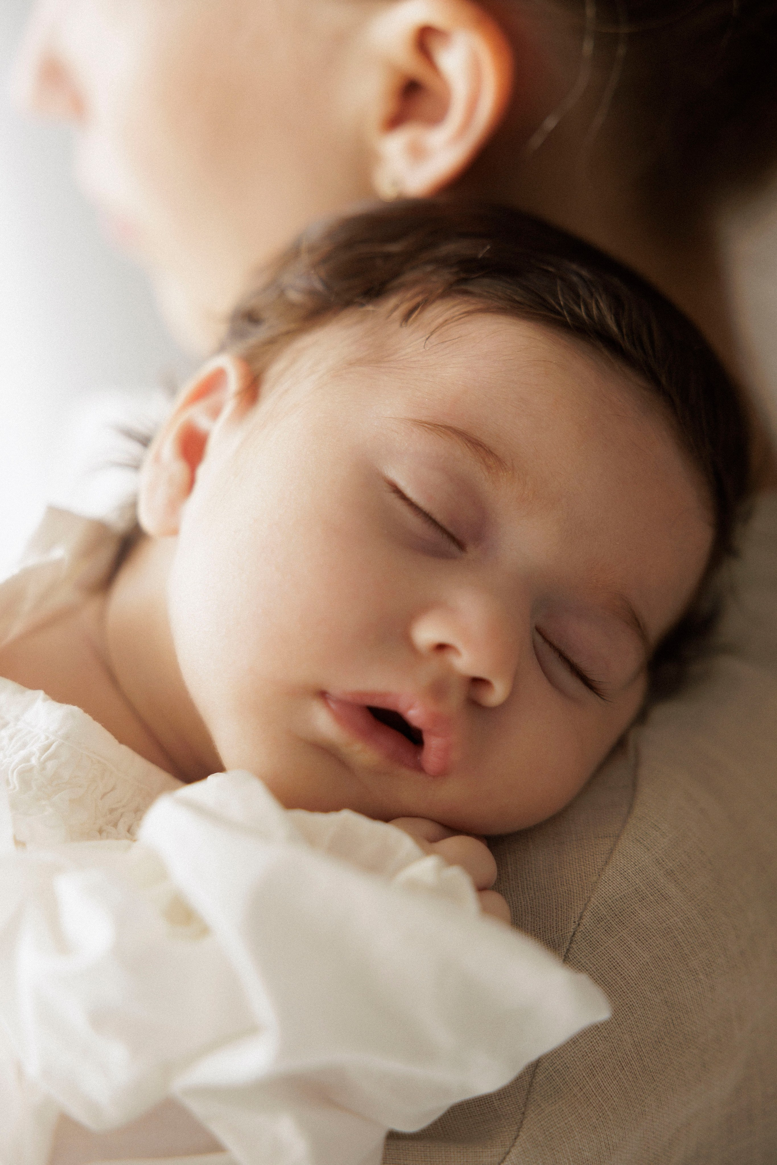 New born family photoshoot at home. Wedding and family photographer