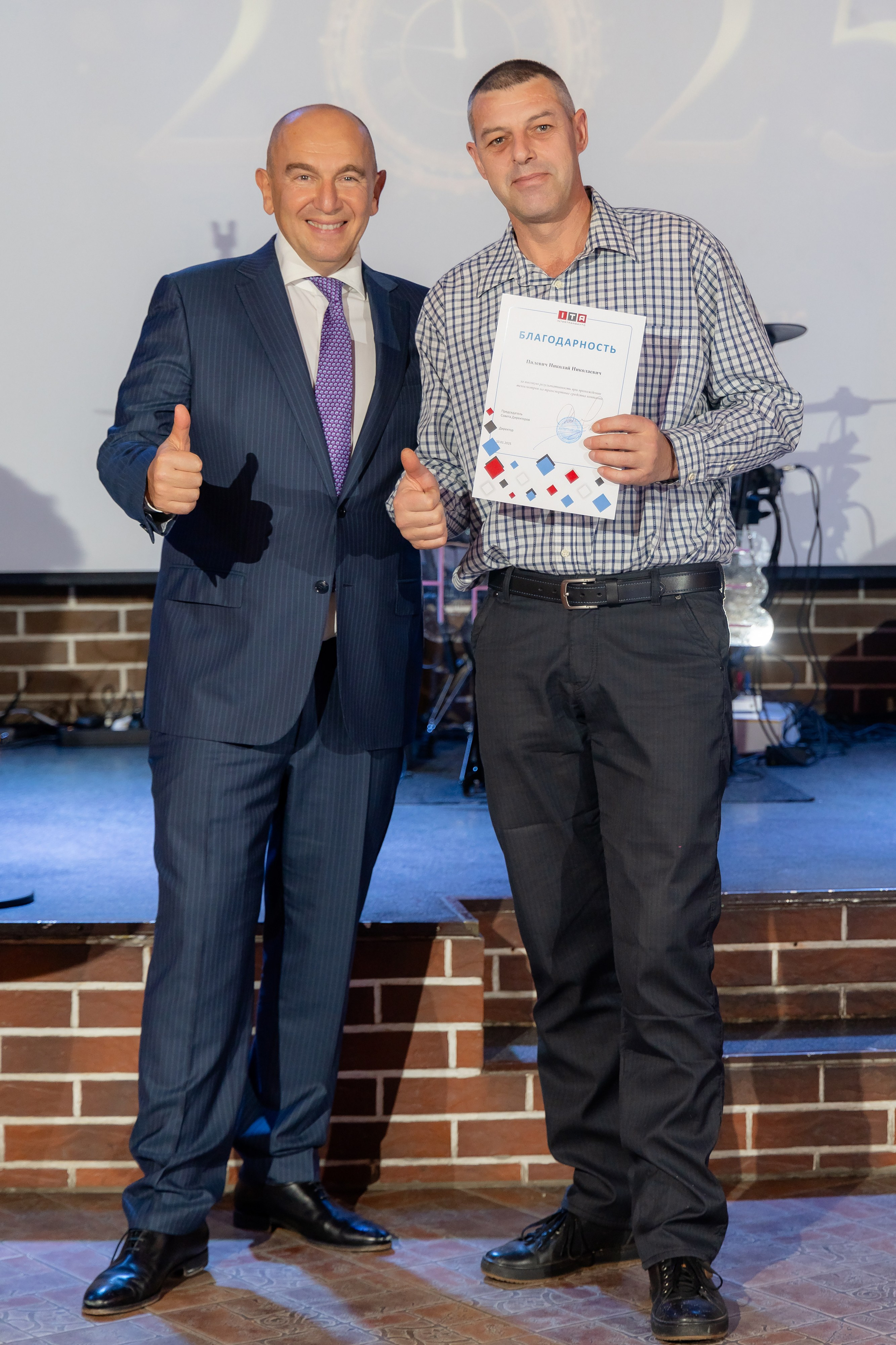 Корпоративная новогодняя съемка для логистической компании ИТА. Свадебный фотограф в Минске/Беларуси Сергей Спиридонов