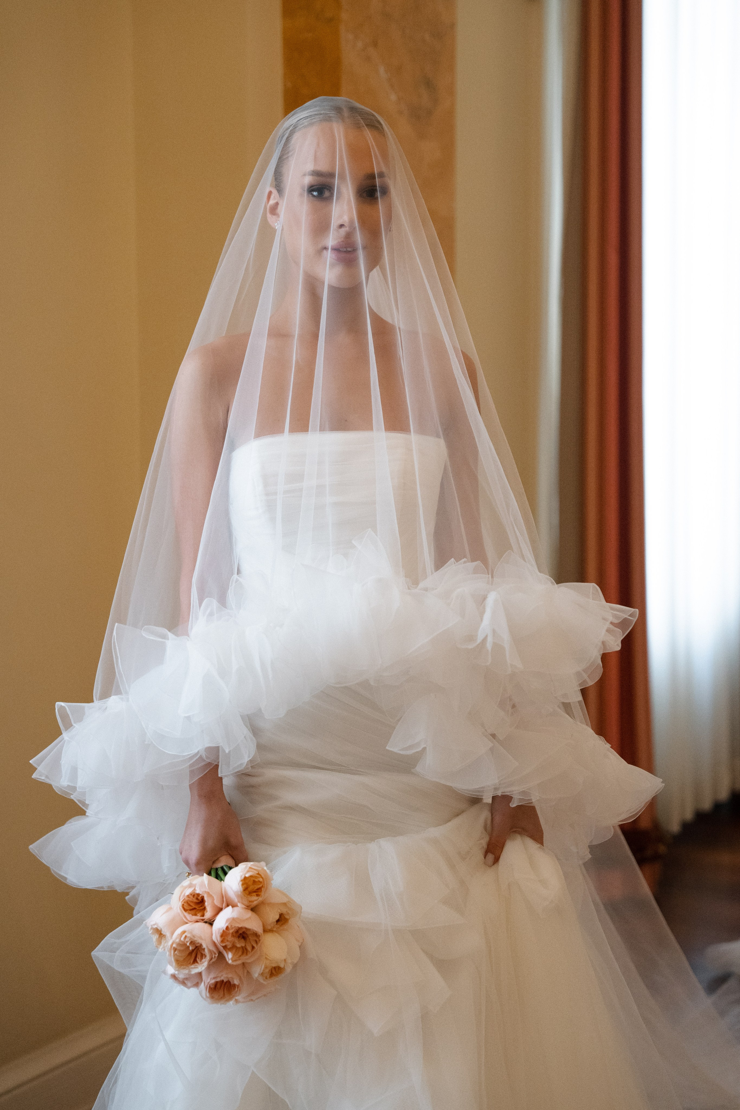 Анна Сергей. Камерная свадьба в Фосизонс в стиле неоклассика. Свадебный фотограф организатор в Санкт-Петербурге Ассоль Опарина