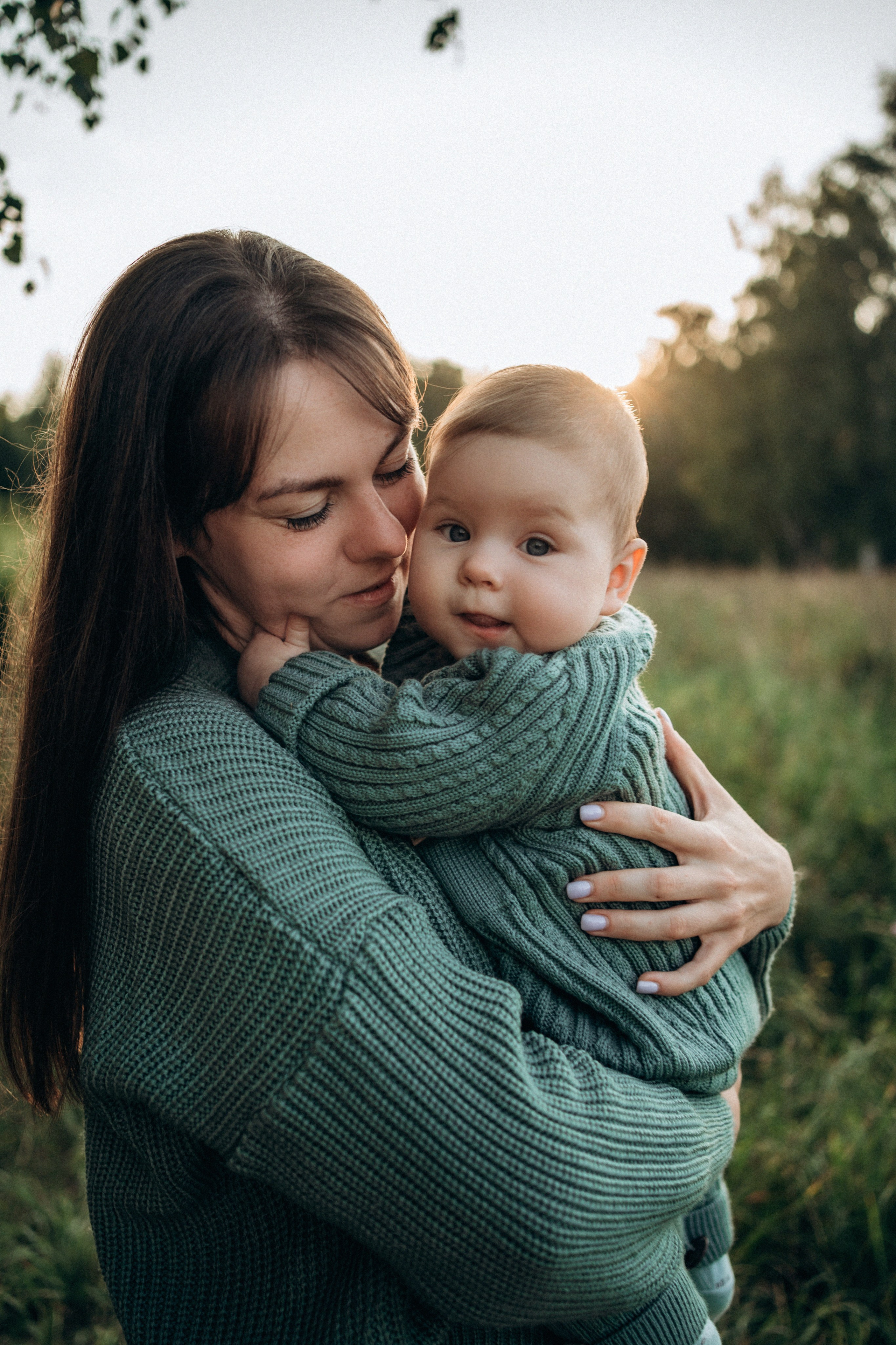 Прогулка в поле. Фотограф новорожденных и малышей до года в Москве Анастасия Соколова