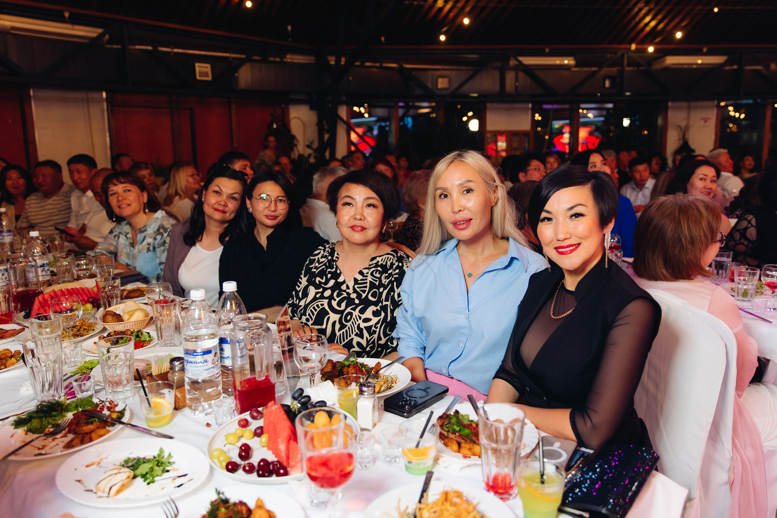 Выпускной вечер. 49 школа. Баран на корове. Свадебный и семейный фотограф в Улан-Удэ