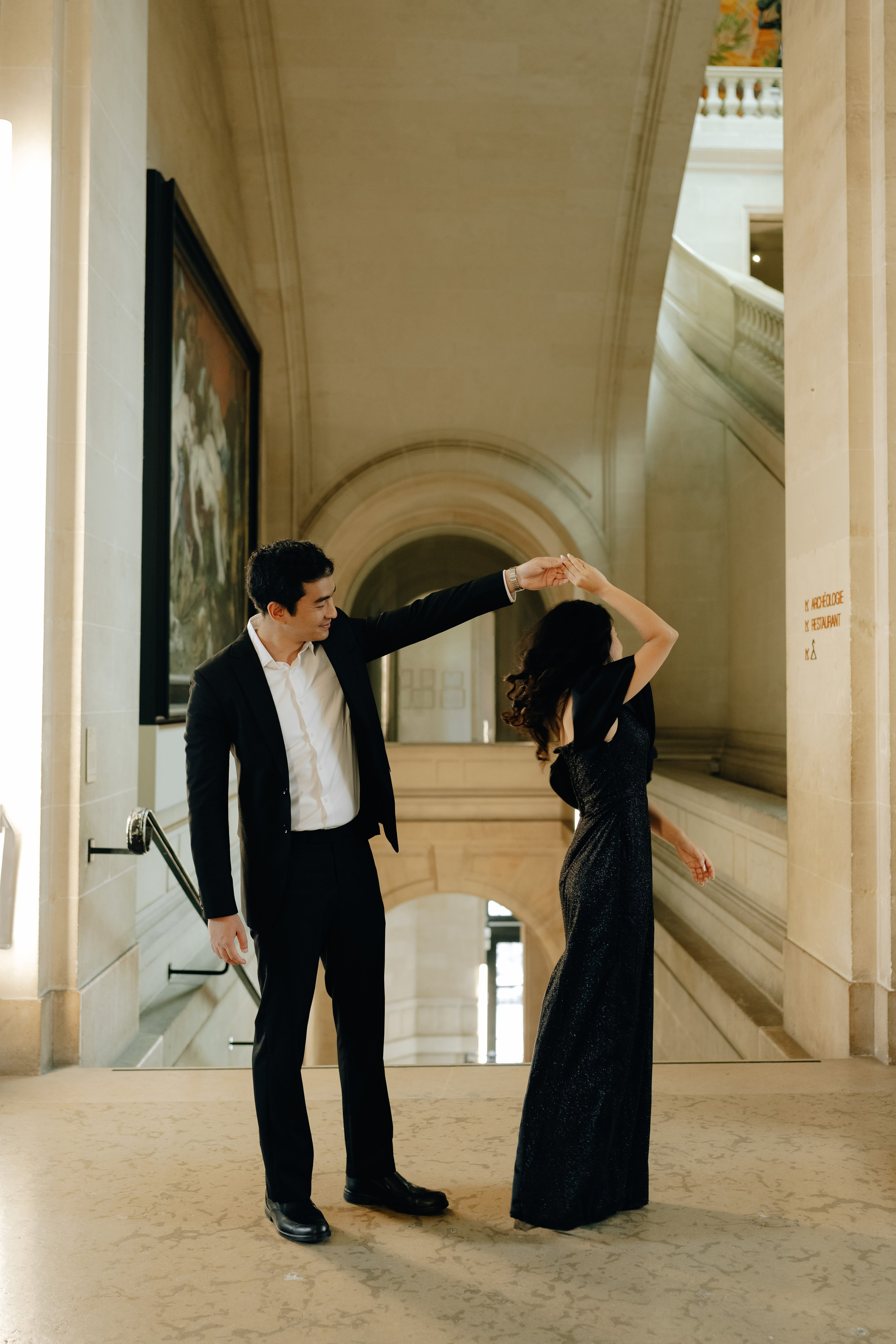 Fifi & Shamil | The Museum of Art. Профессиональный свадебный фотограф в Женеве и Швейцарии | Таня Вовчецкая