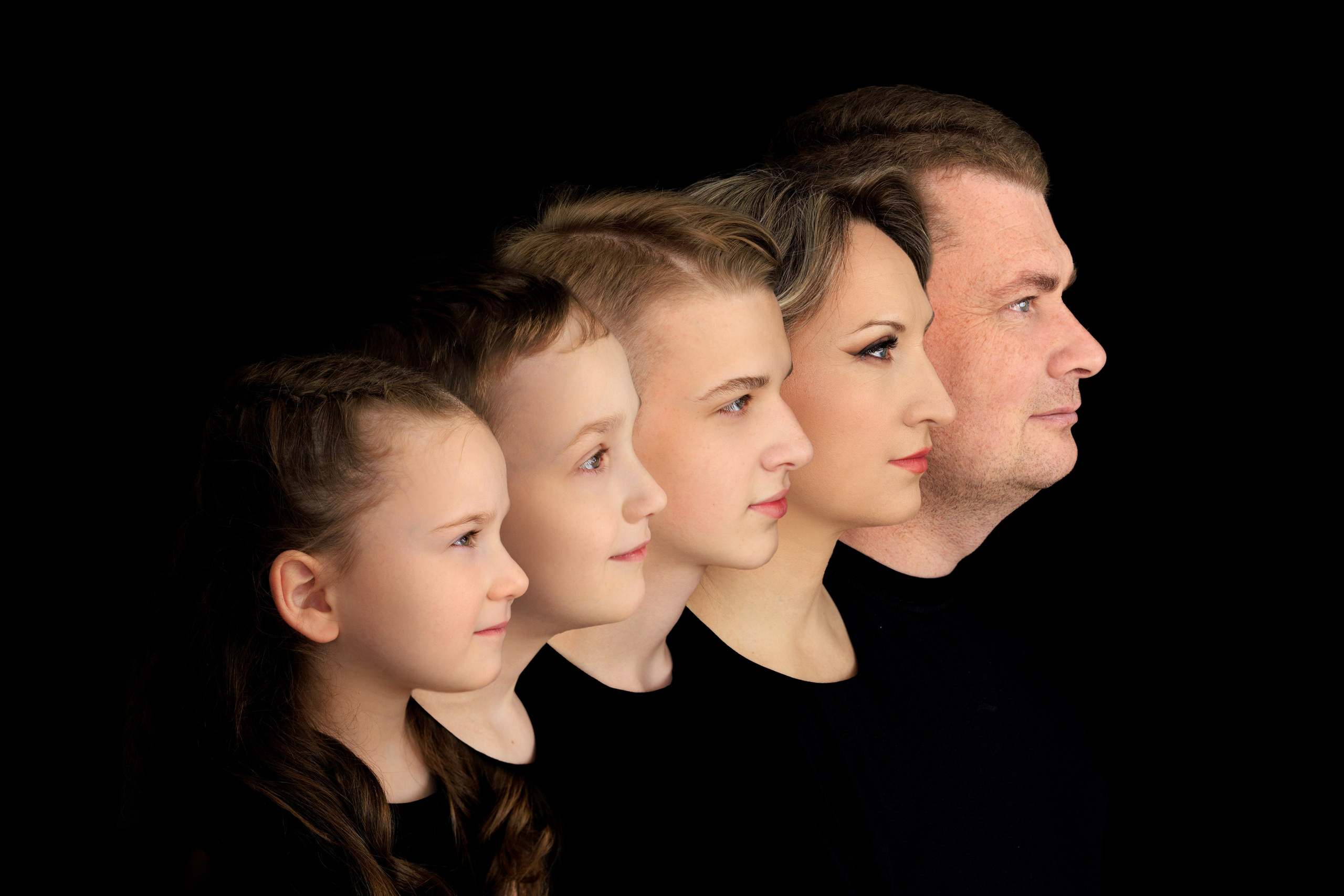 Портрет поколений на чёрном фоне. Семейный и детский фотограф в Краснодаре Анна Трашкова