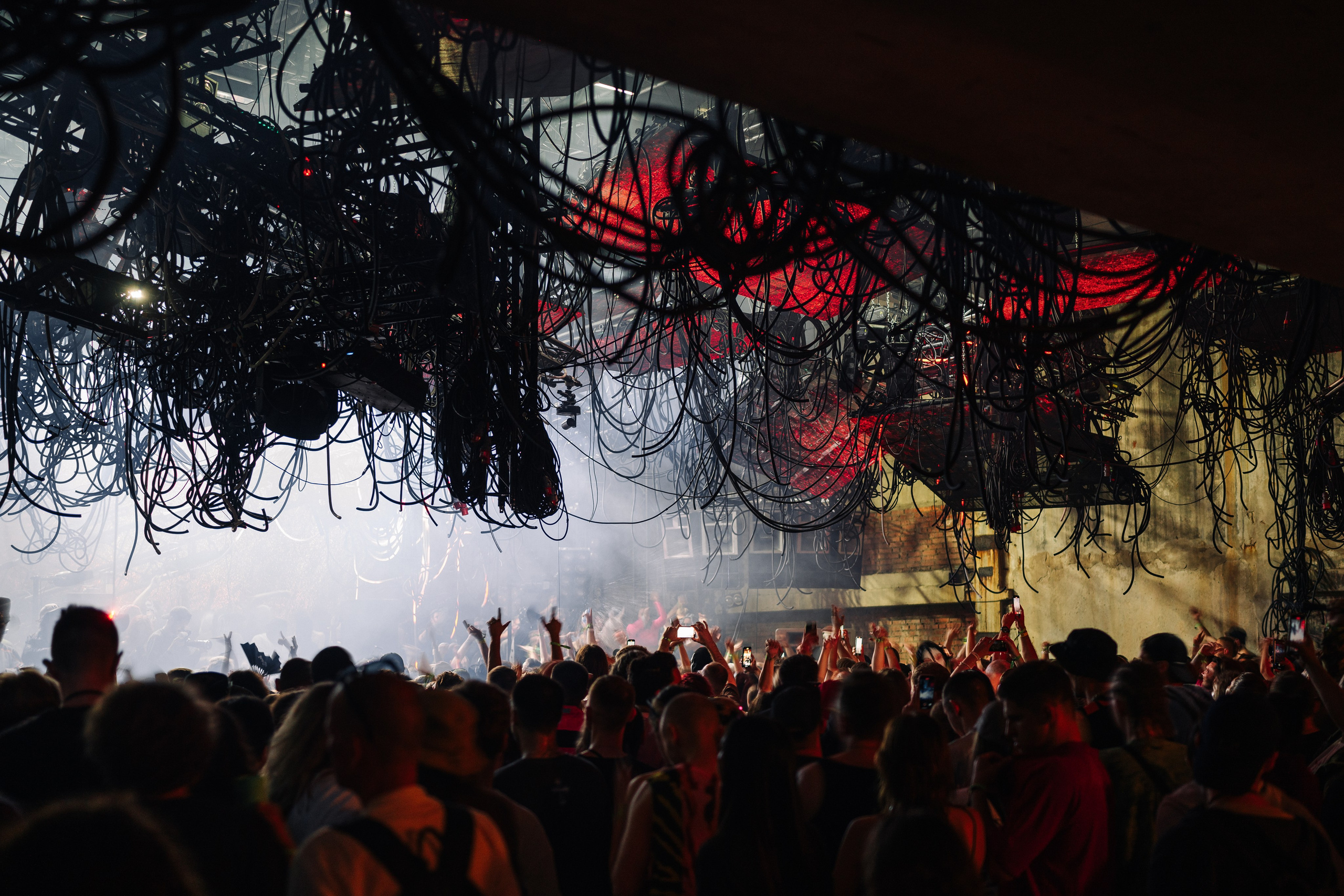 Outline 2024. @tomrus: Рустам Шагиморданов — фотограф