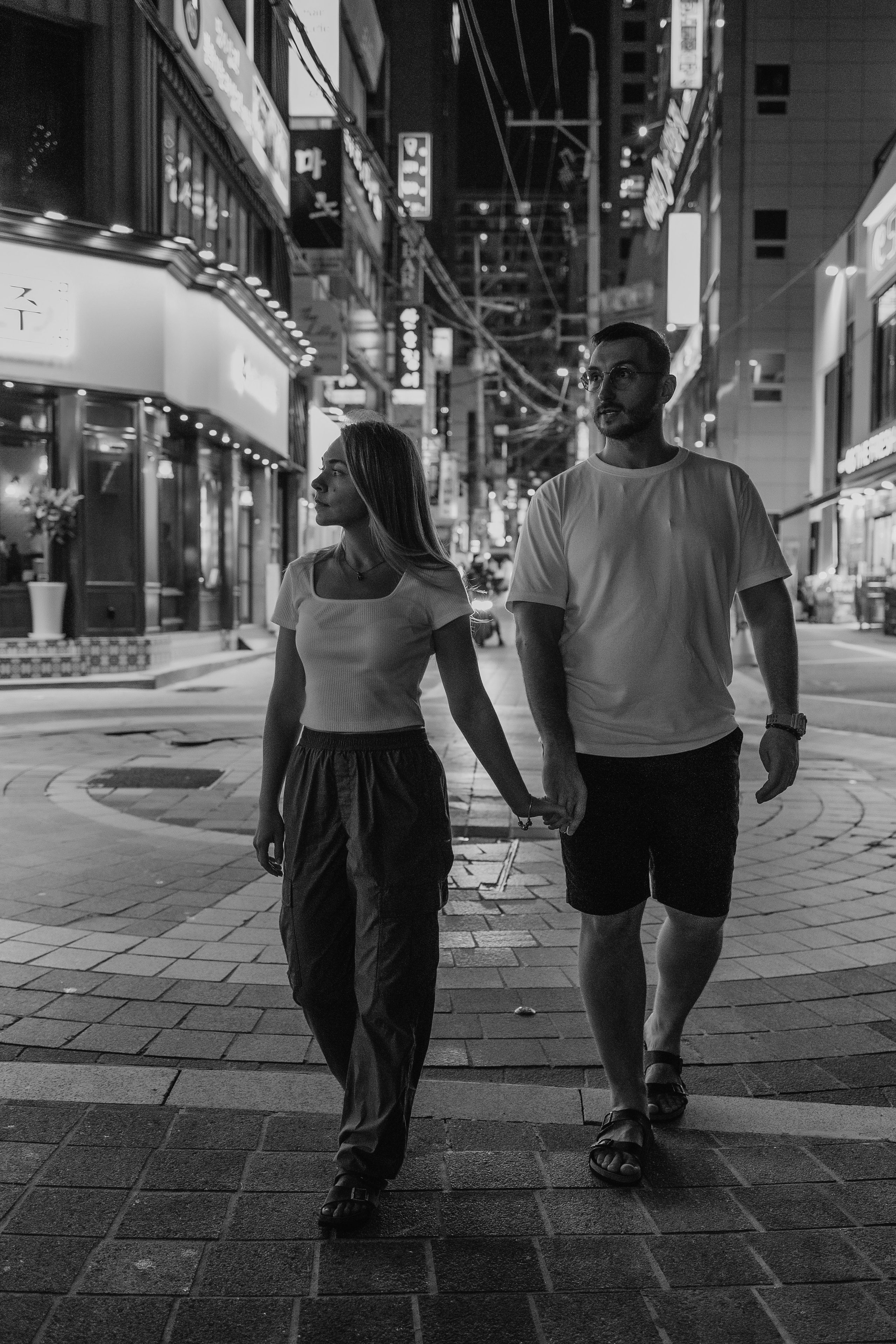 Вечерняя прогулка в городе Пусан. ВАШ ФОТОГРАФ В ПУСАНЕ (Южная Корея) Александра Ануфрий